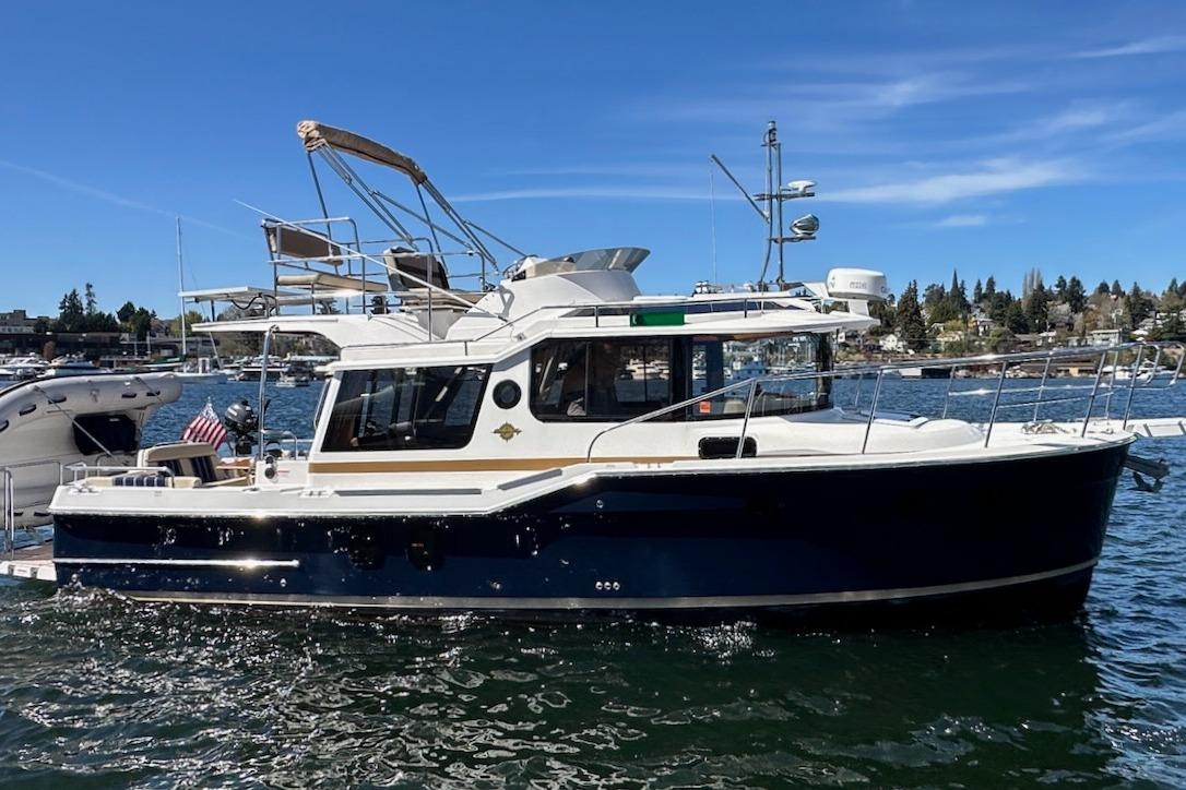 2018 Ranger Tugs R-29 CB