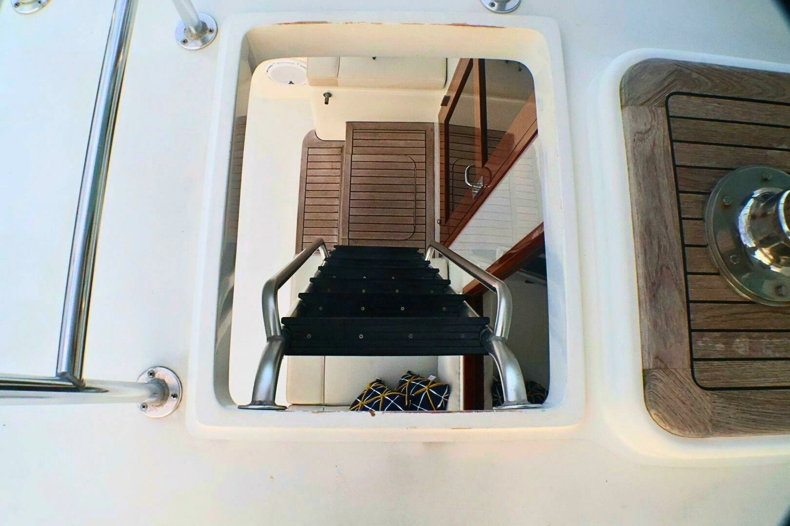 2001 Donzi 73 Sport Yacht - Image 51