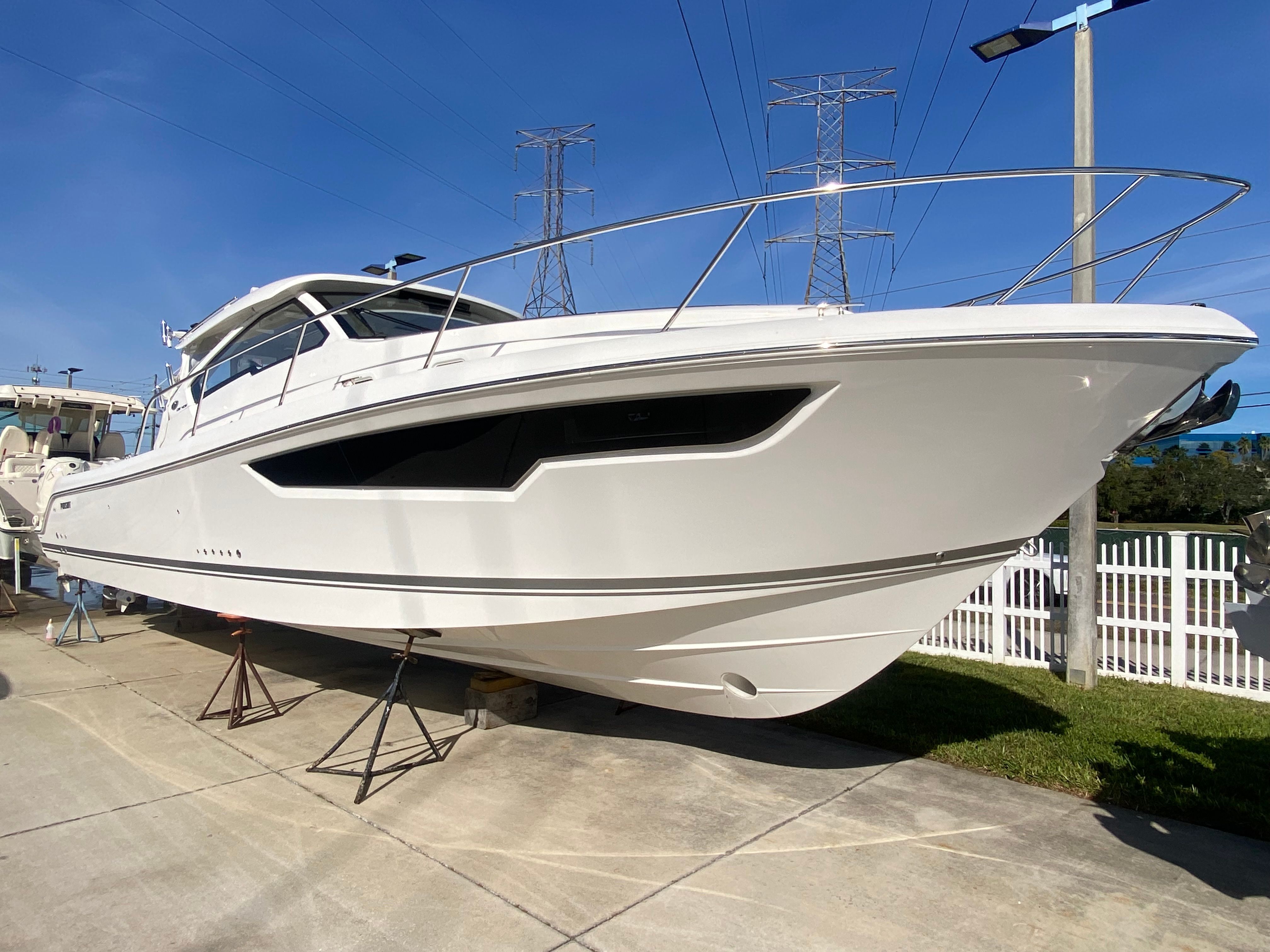 2025 Pursuit OS 405 Offshore