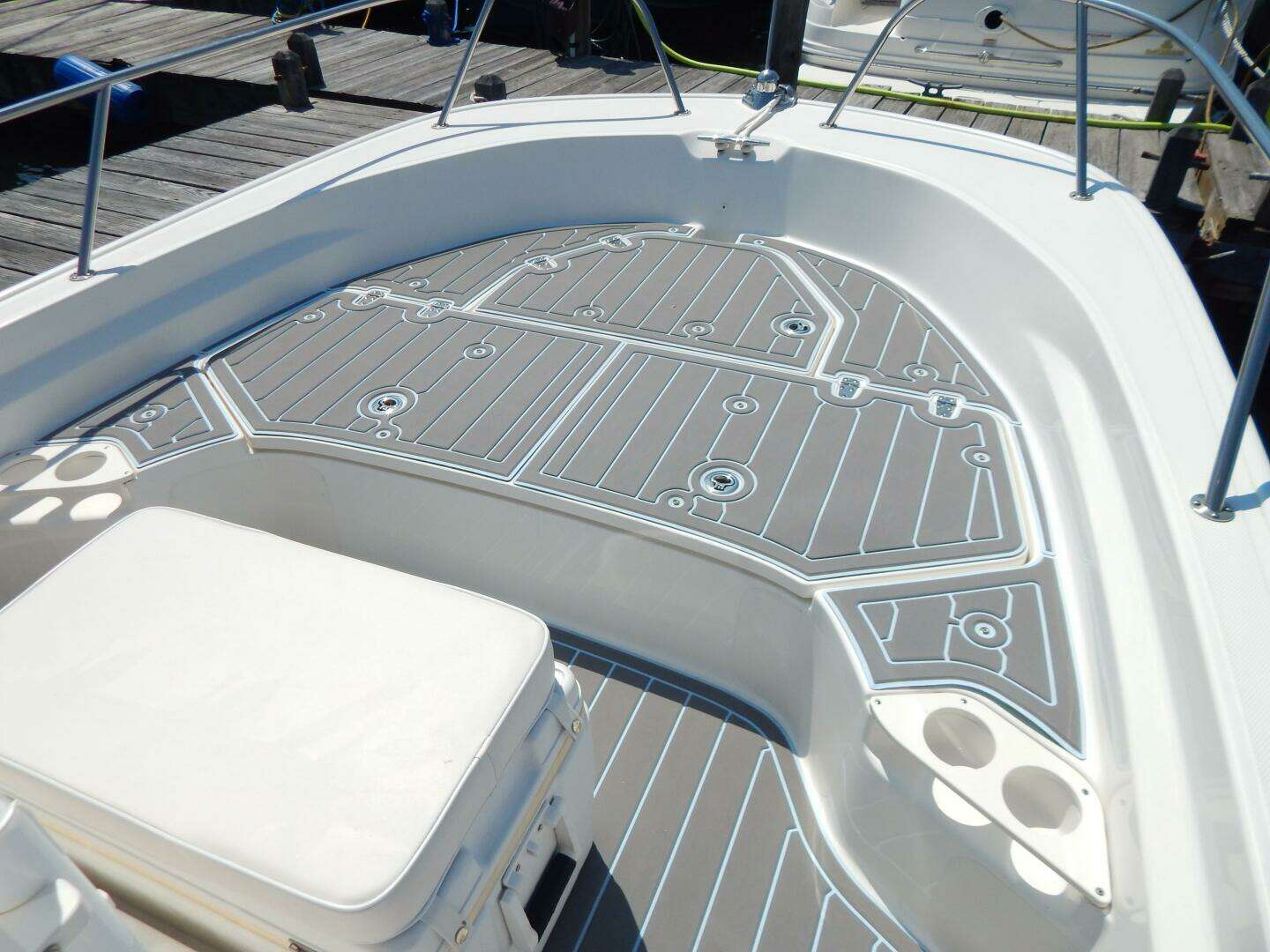 2020 Boston Whaler 190 Montauk - Image 9