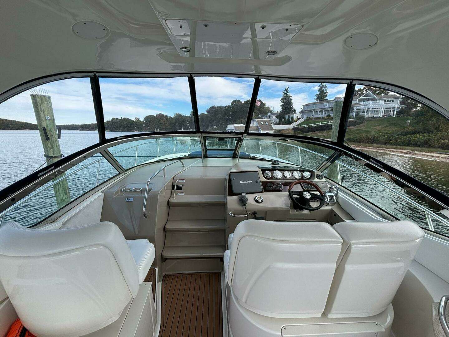 2009 Sea Ray SUNDANCER 350 - Image 13