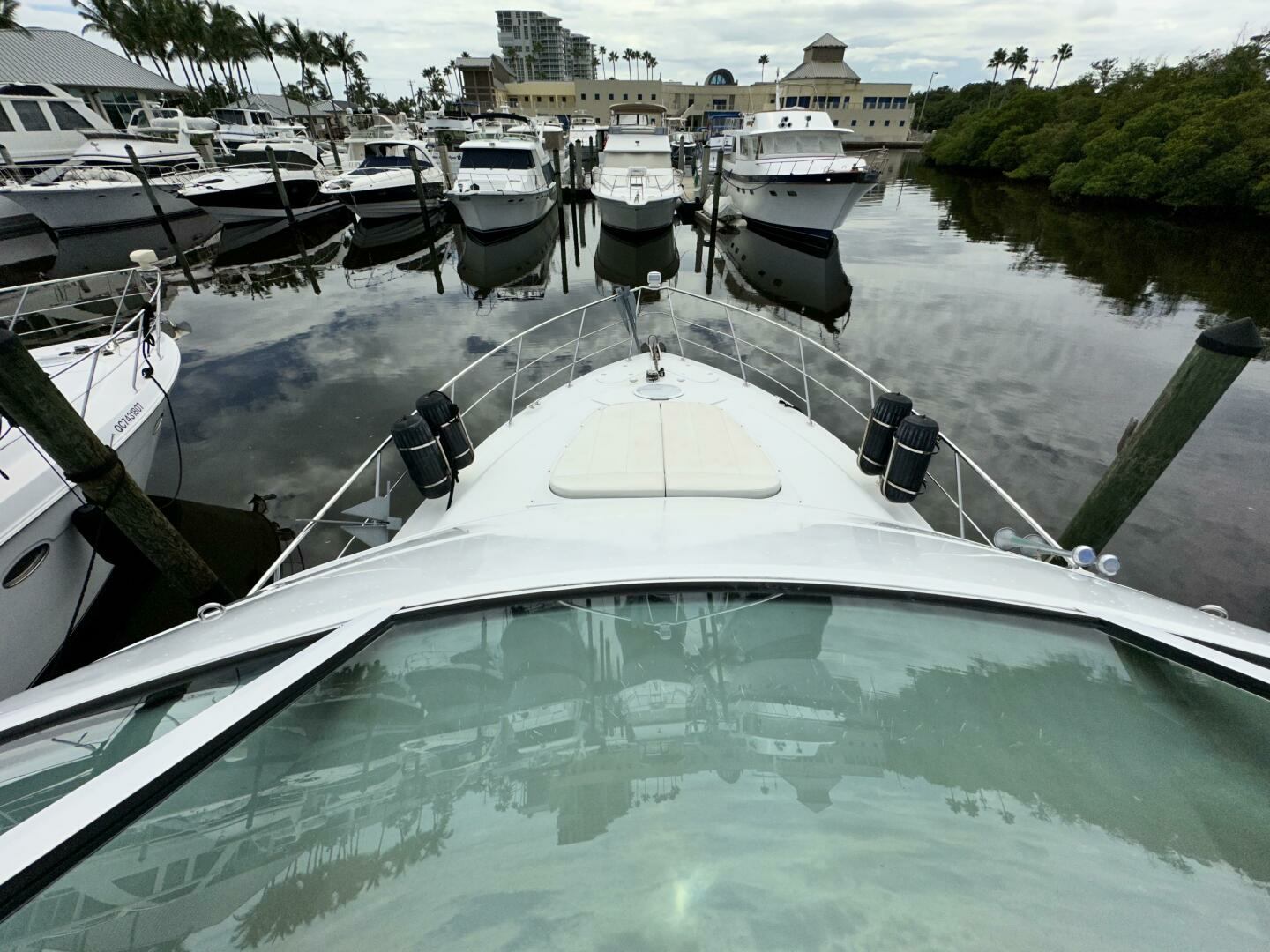 1999 Carver 450 Pilothouse - Image 9