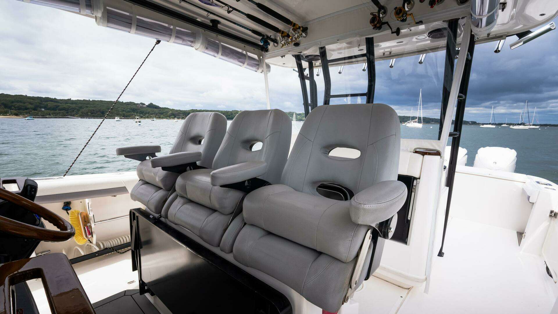 2017 Everglades 435 CC - Image 28
