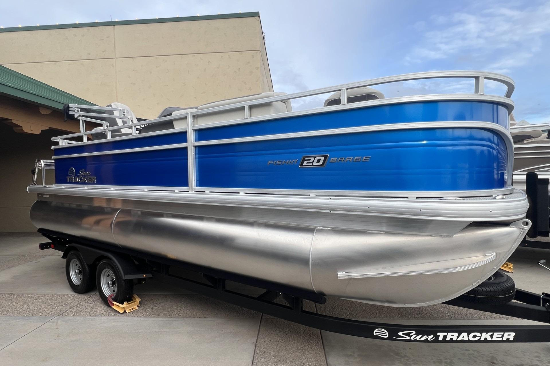 2026 Sun Tracker Fishin' Barge 20 DLX