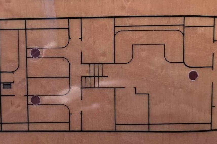Floor plan of a 1996 Versilcraft 75 Motoryacht, showcasing interior layout.