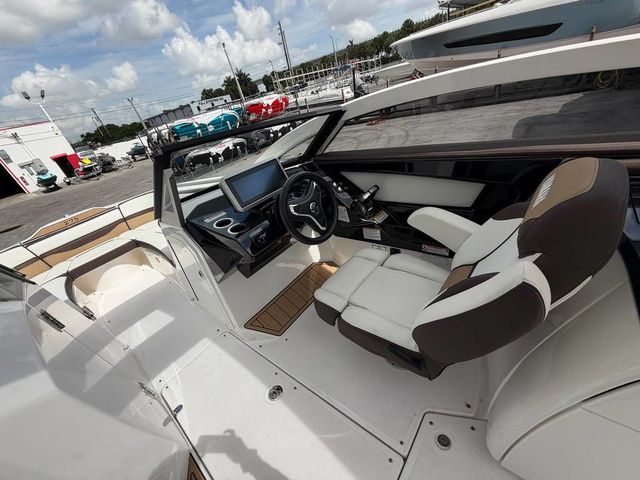 2023 Yamaha Boats 275SDX - 12