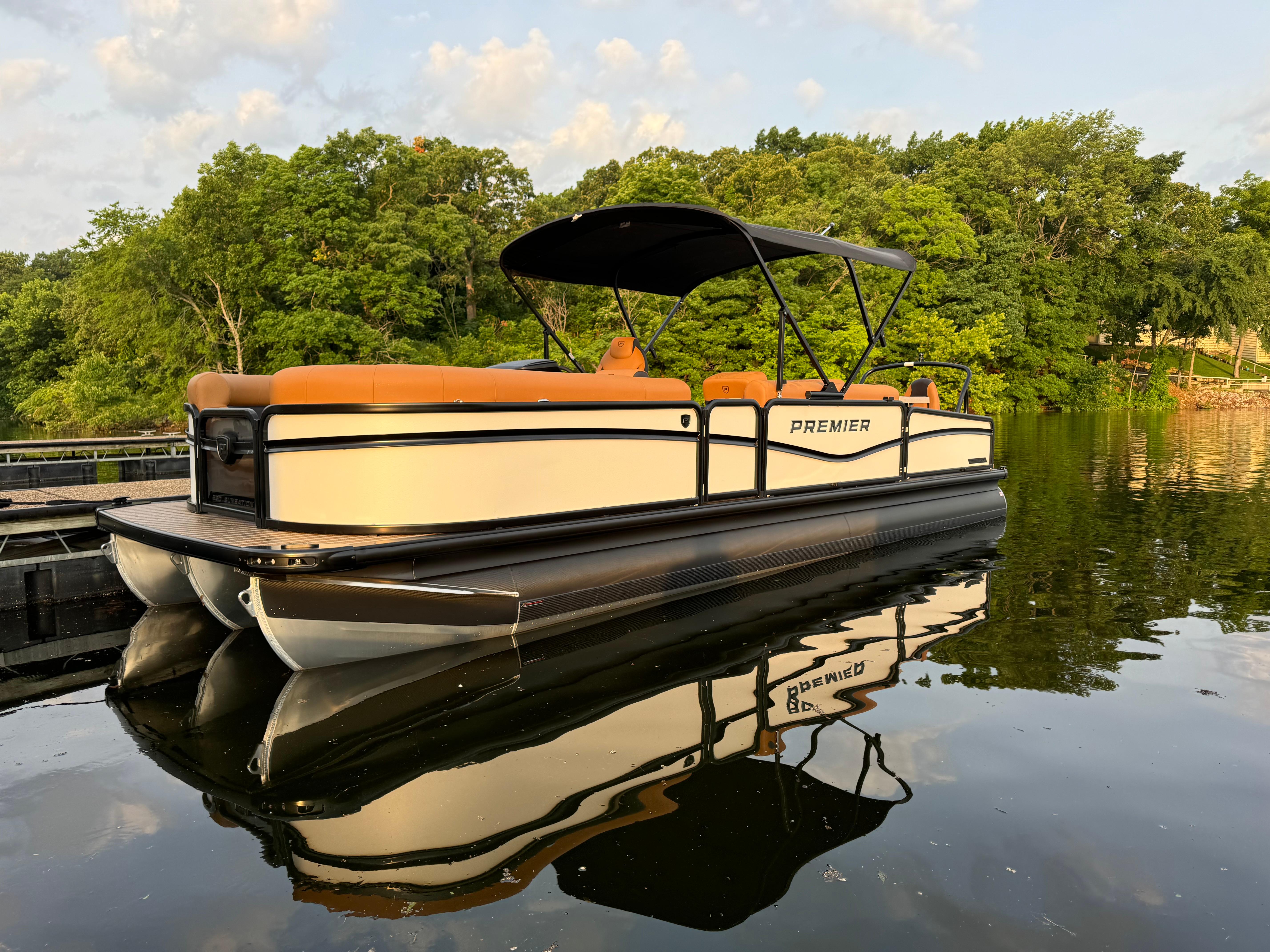 2025 Premier 250 Sunsation Rear Social