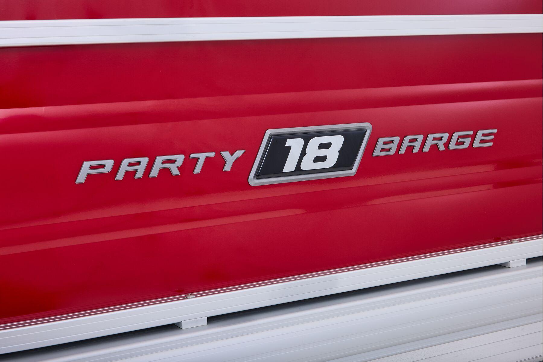 2026 Sun Tracker Party Barge 18 DLX - 70
