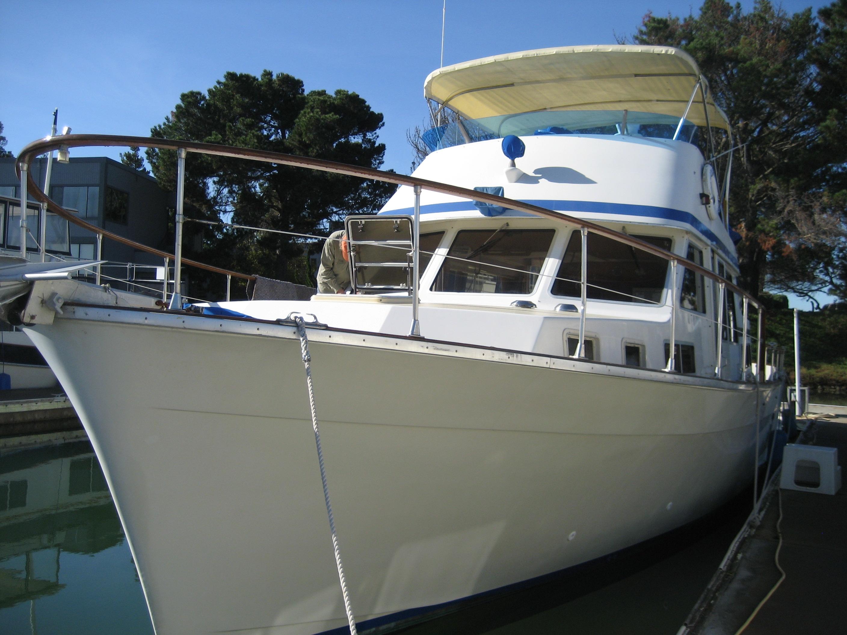 1976 Tollycraft 48 Cockpit Motor Yacht