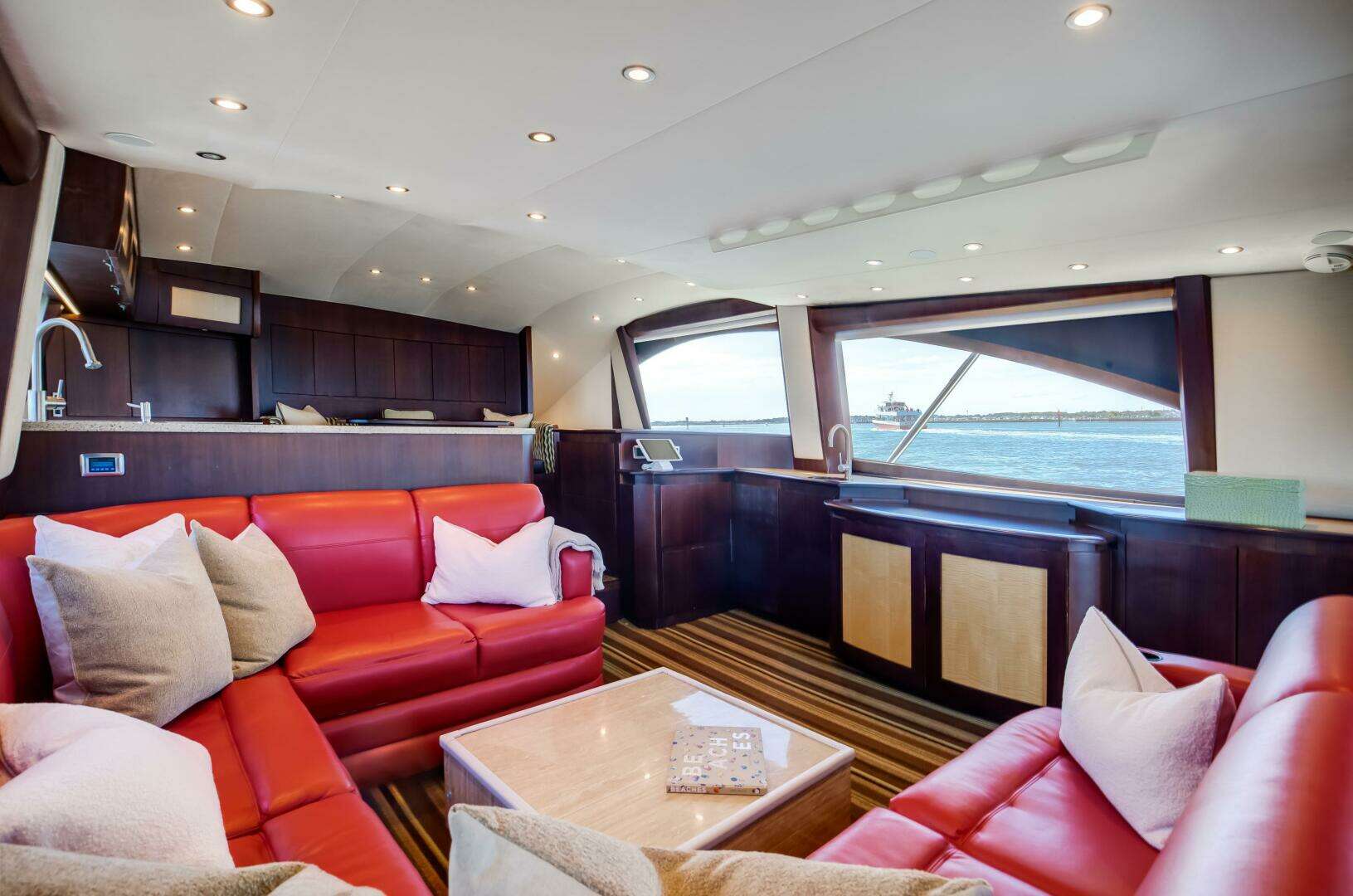 2015 Ocean Yachts 64 Convertible - Image 4