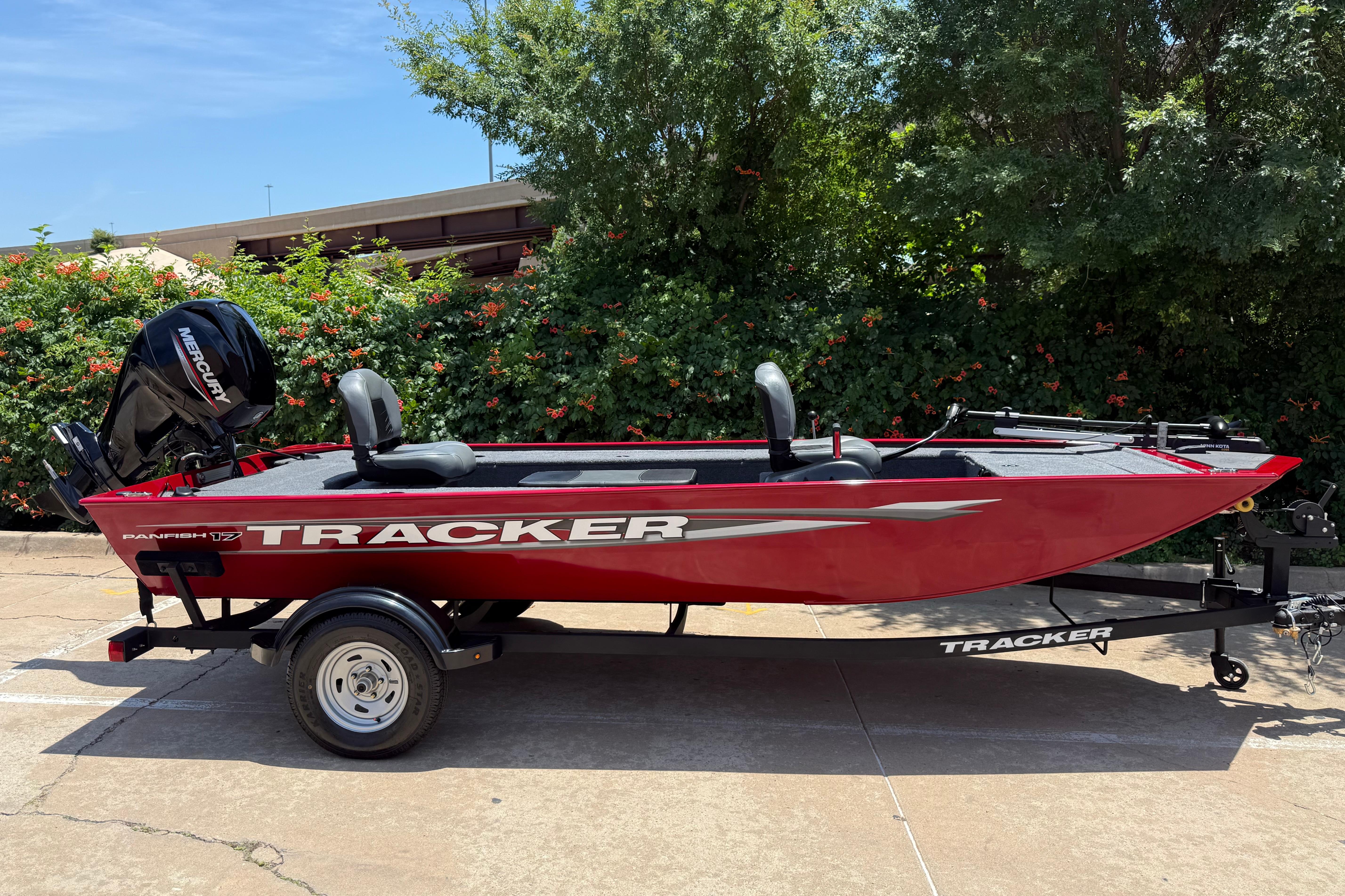 2025 Tracker Panfish 17