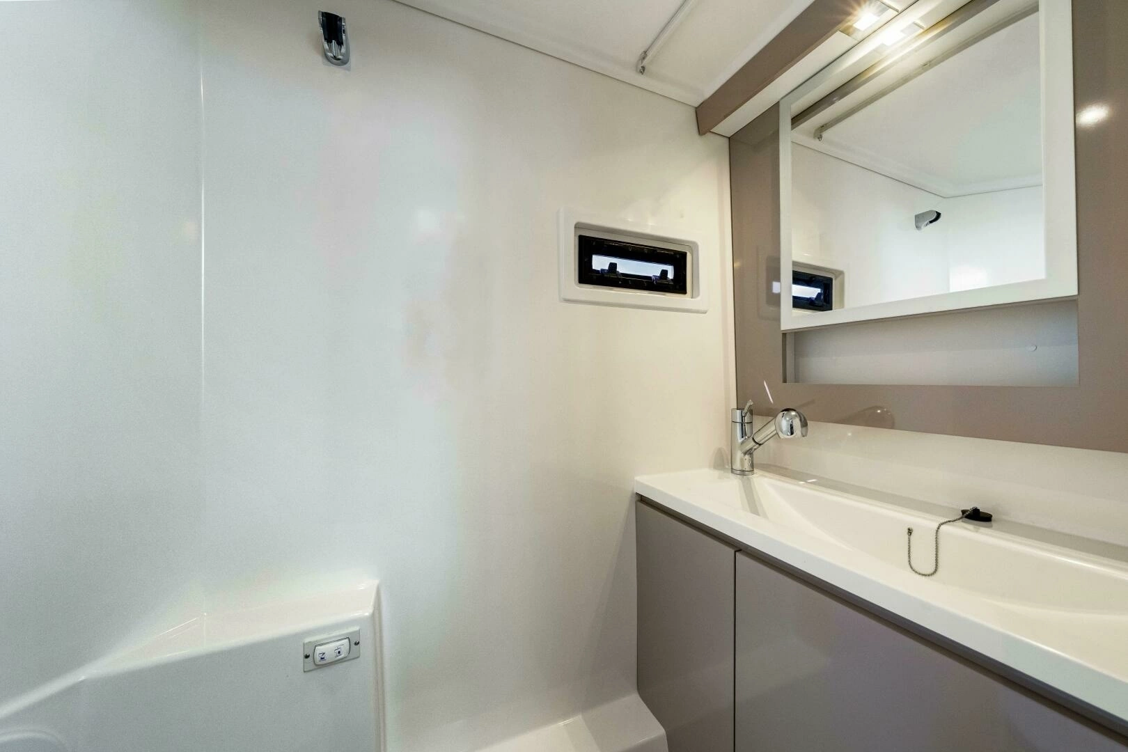 2021 Fountaine Pajot MY4.S - Image 33
