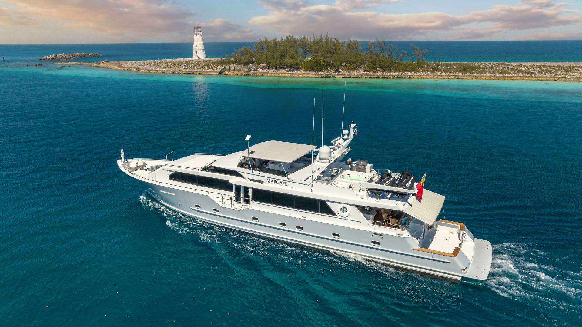 1997 Broward Raised Pilothouse - Image 18