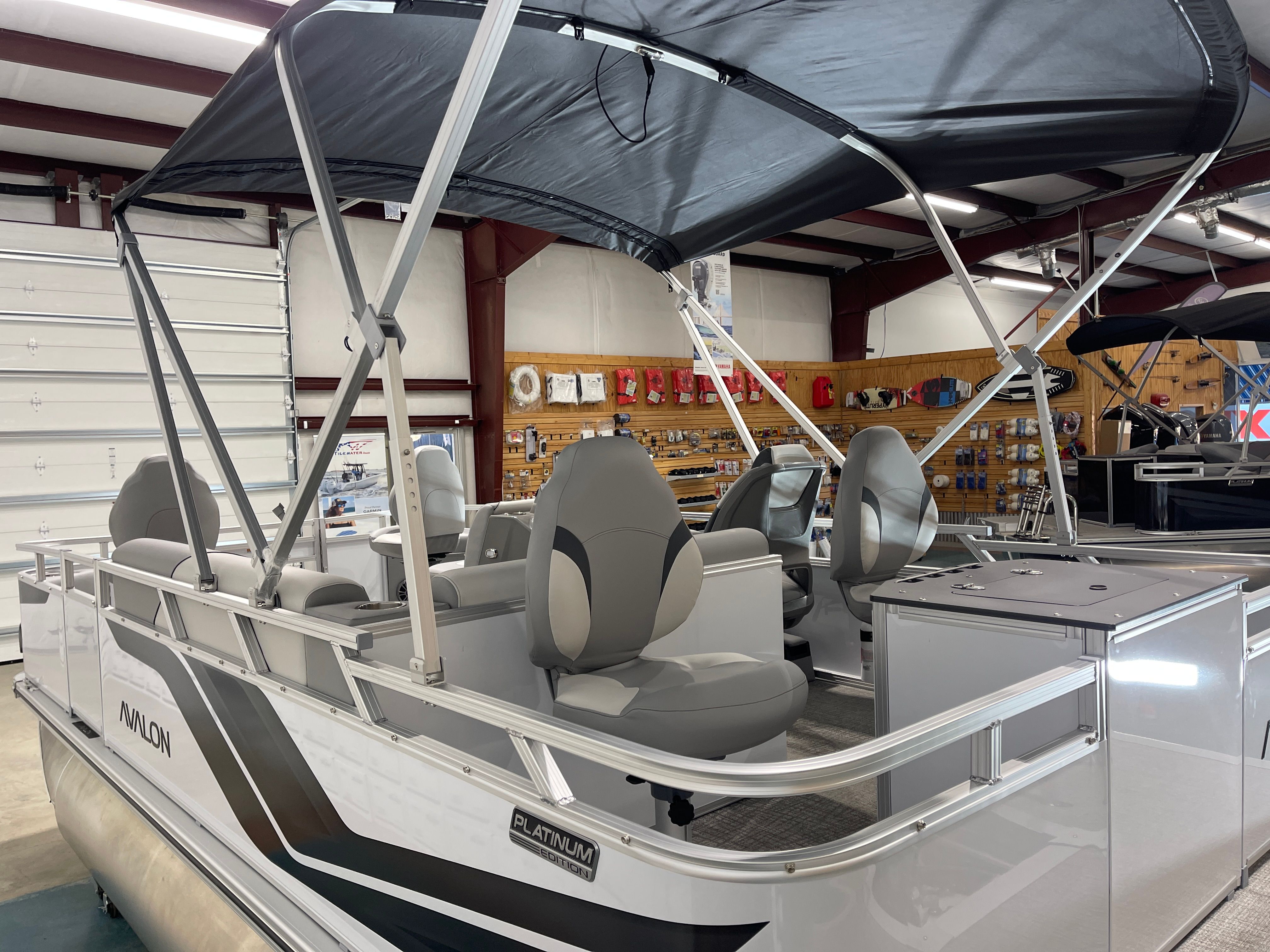2026 Avalon Venture Quad Fish - 19' - 7