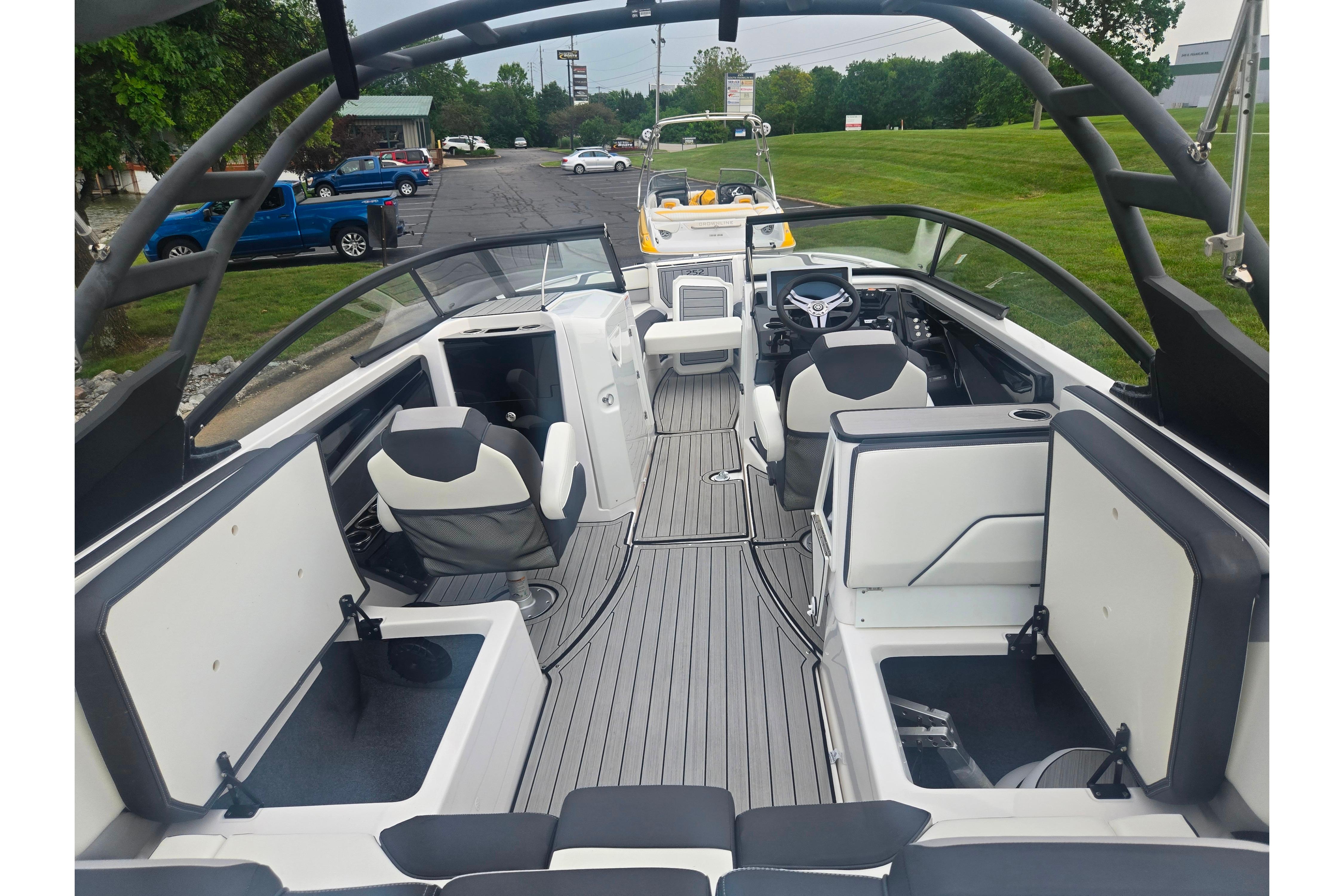 2023 Yamaha Boats 252S interior with sleek seating and modern design.