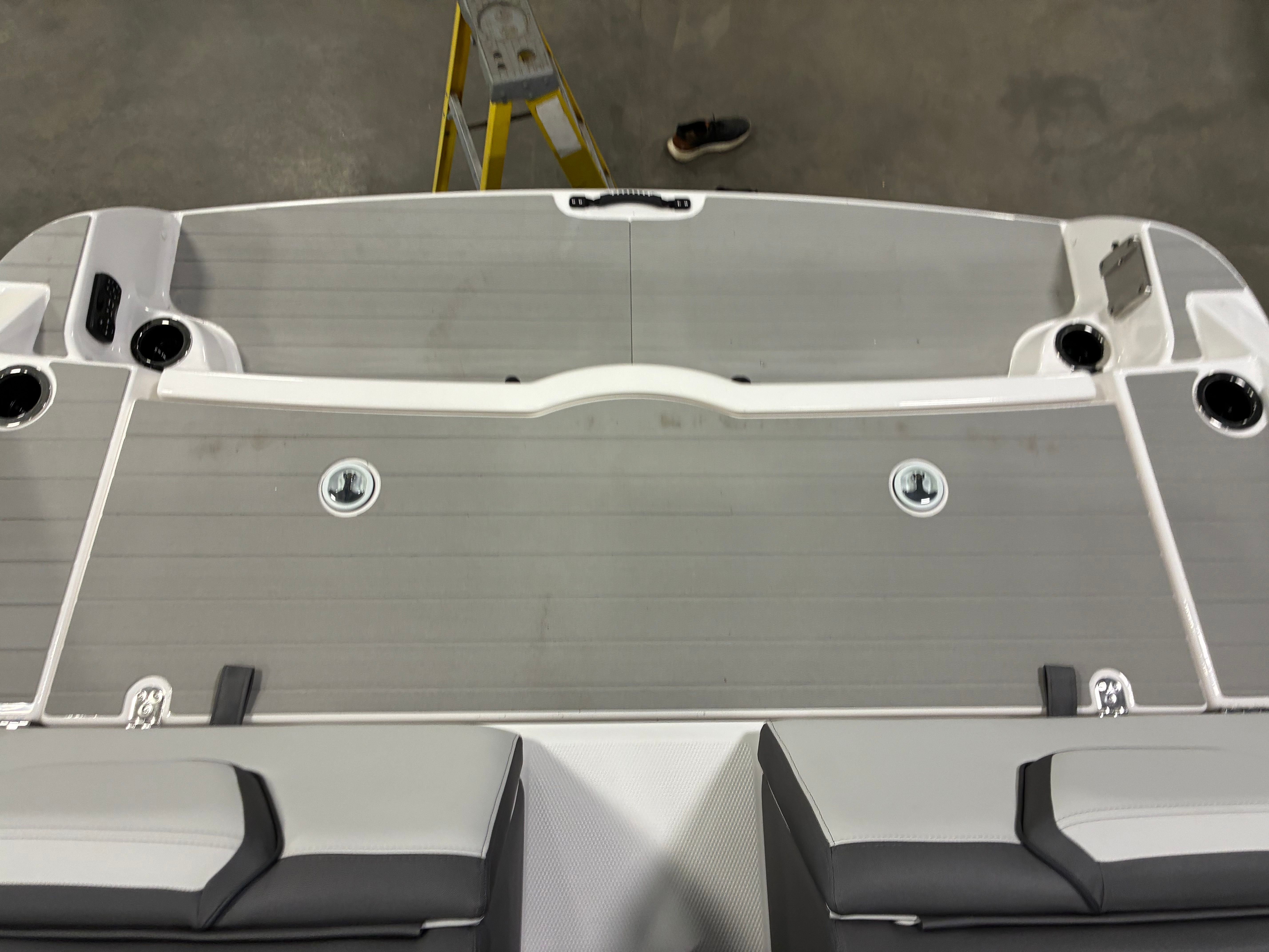 2026 Yamaha Boats AR250 - 37