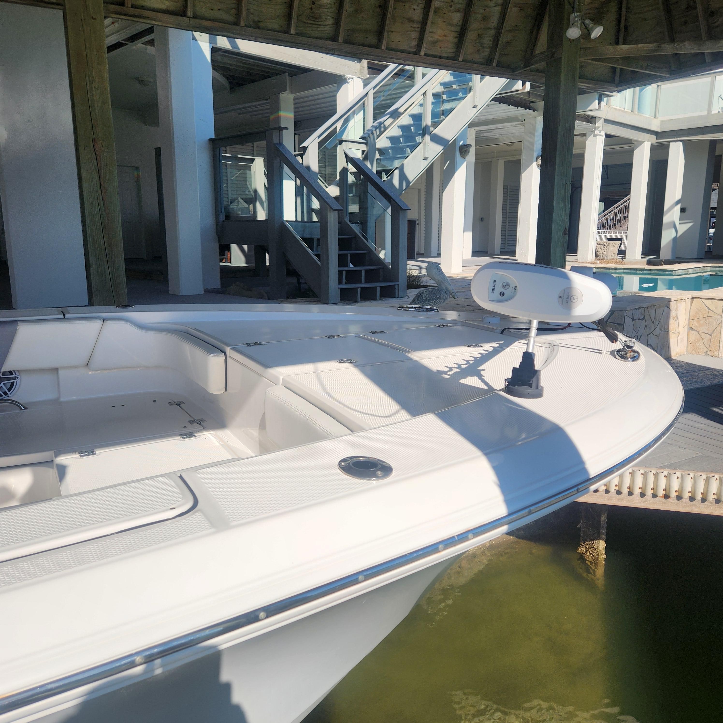 2022 Robalo 266 Cayman - 9
