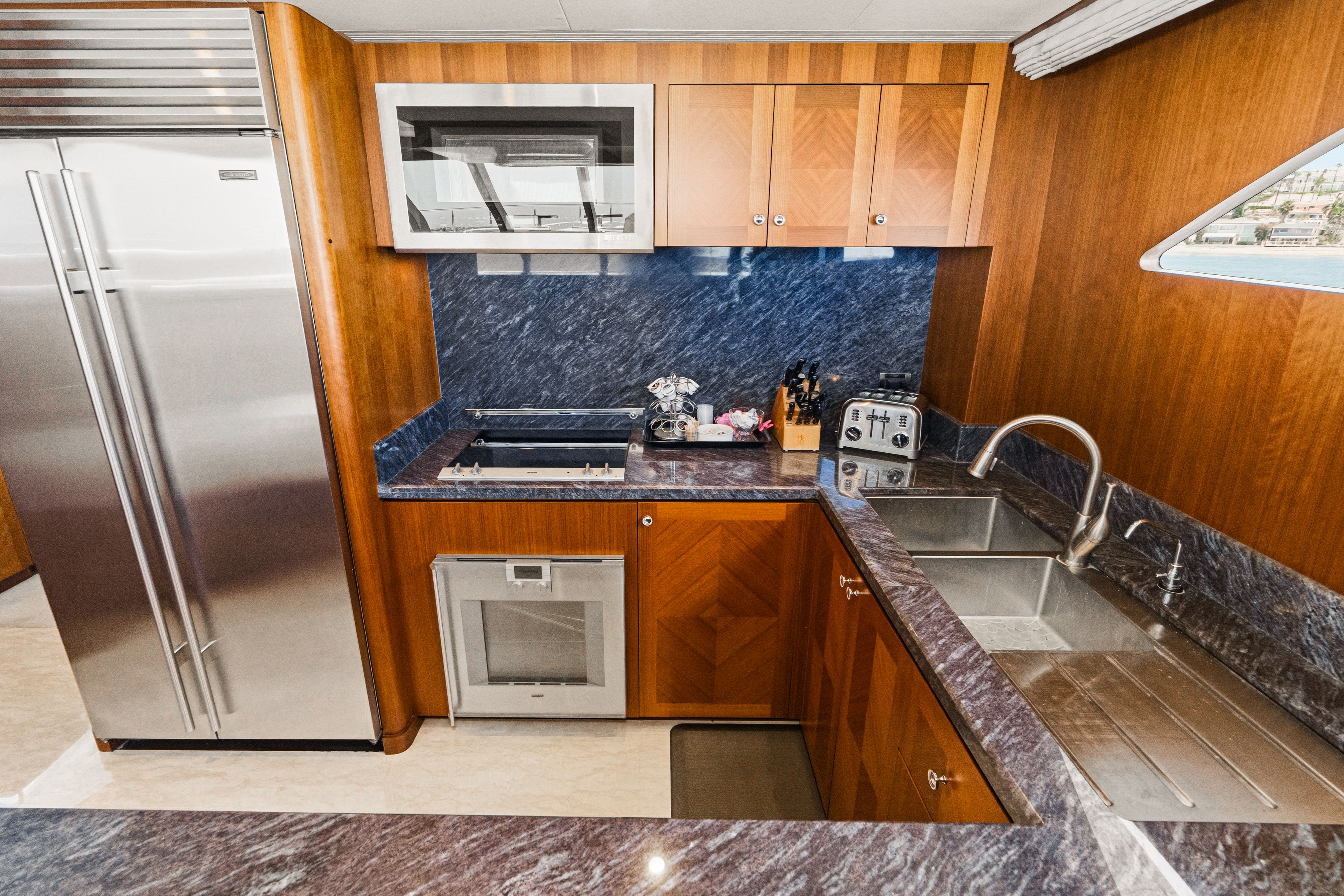 2015 Ocean Alexander 90 Skylounge Motoryacht - 50