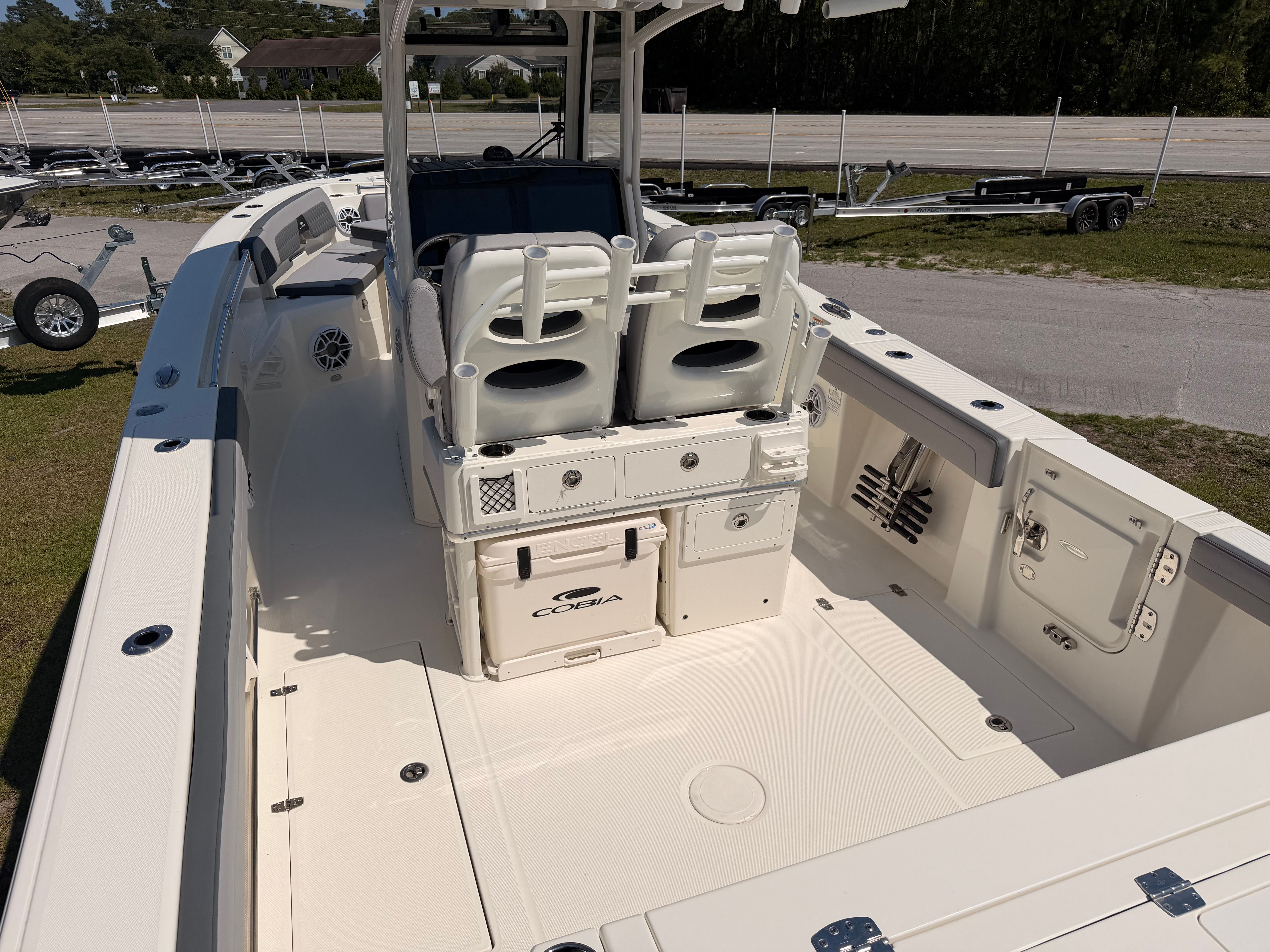 2026 Cobia 285CC - 8