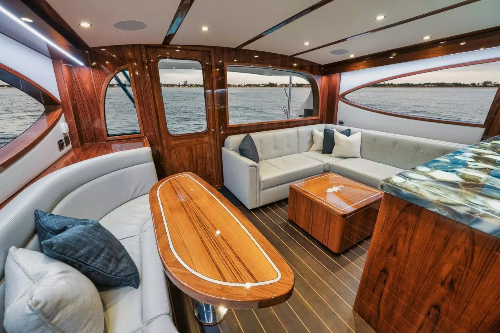 2020 Hatteras Convertible GT59 - Image 3