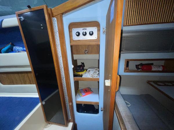 1988 Sea Ray 268 Express Cruiser - 17