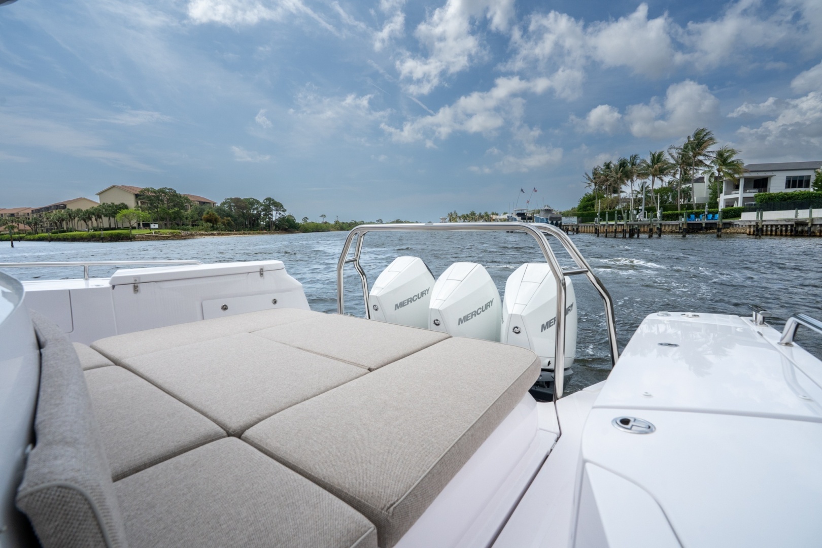 2024 Axopar 45 XC Cross Cabin - Image 12