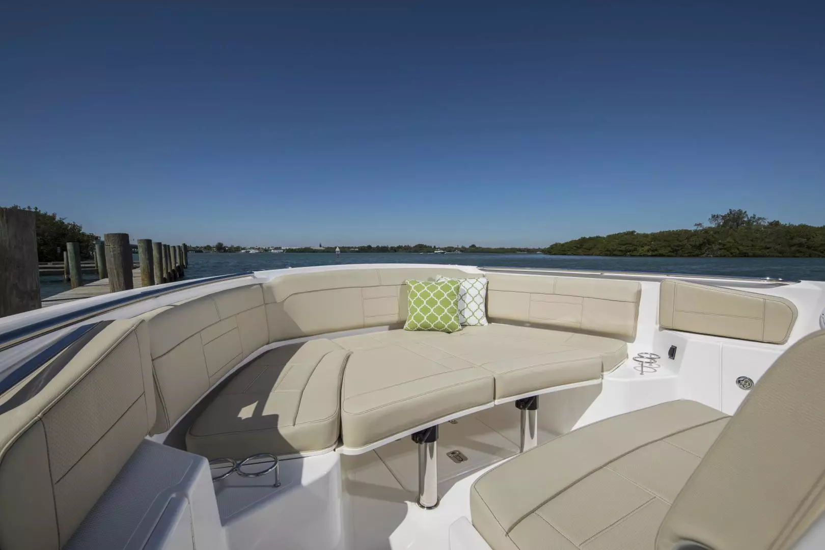 2021 Pursuit S328 - Image 20
