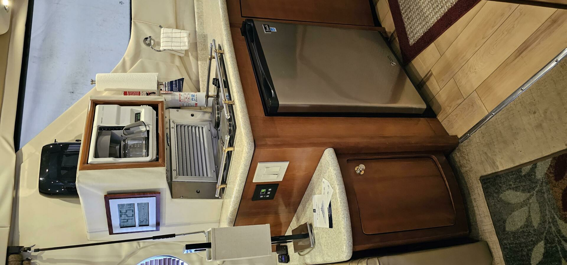 1999 Carver 450 Pilothouse - Image 35