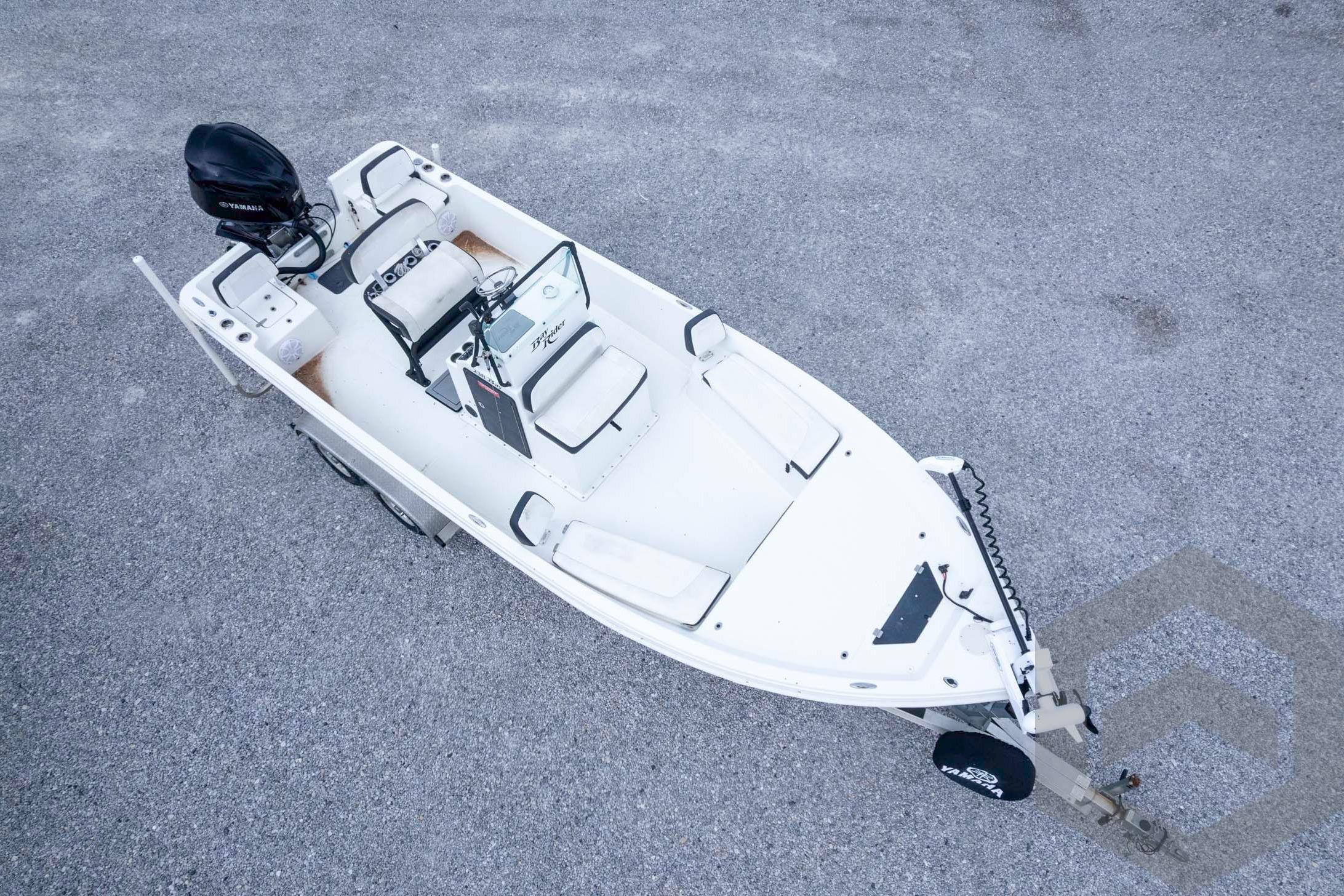 2018 Bay Rider 238 Bay boat with Yamaha outboard engine, aerial view.