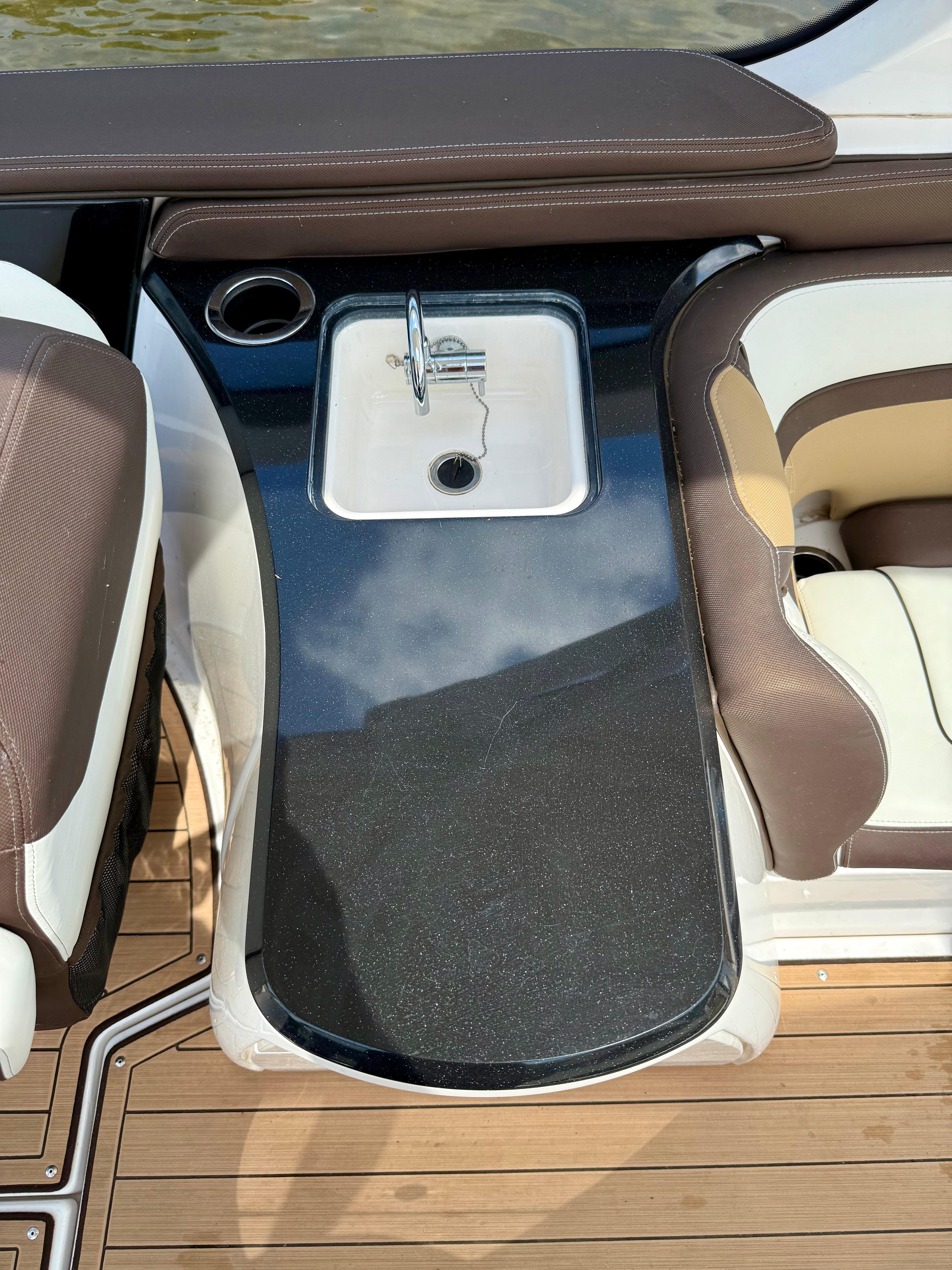 2022 Yamaha Boats 275SD - 16