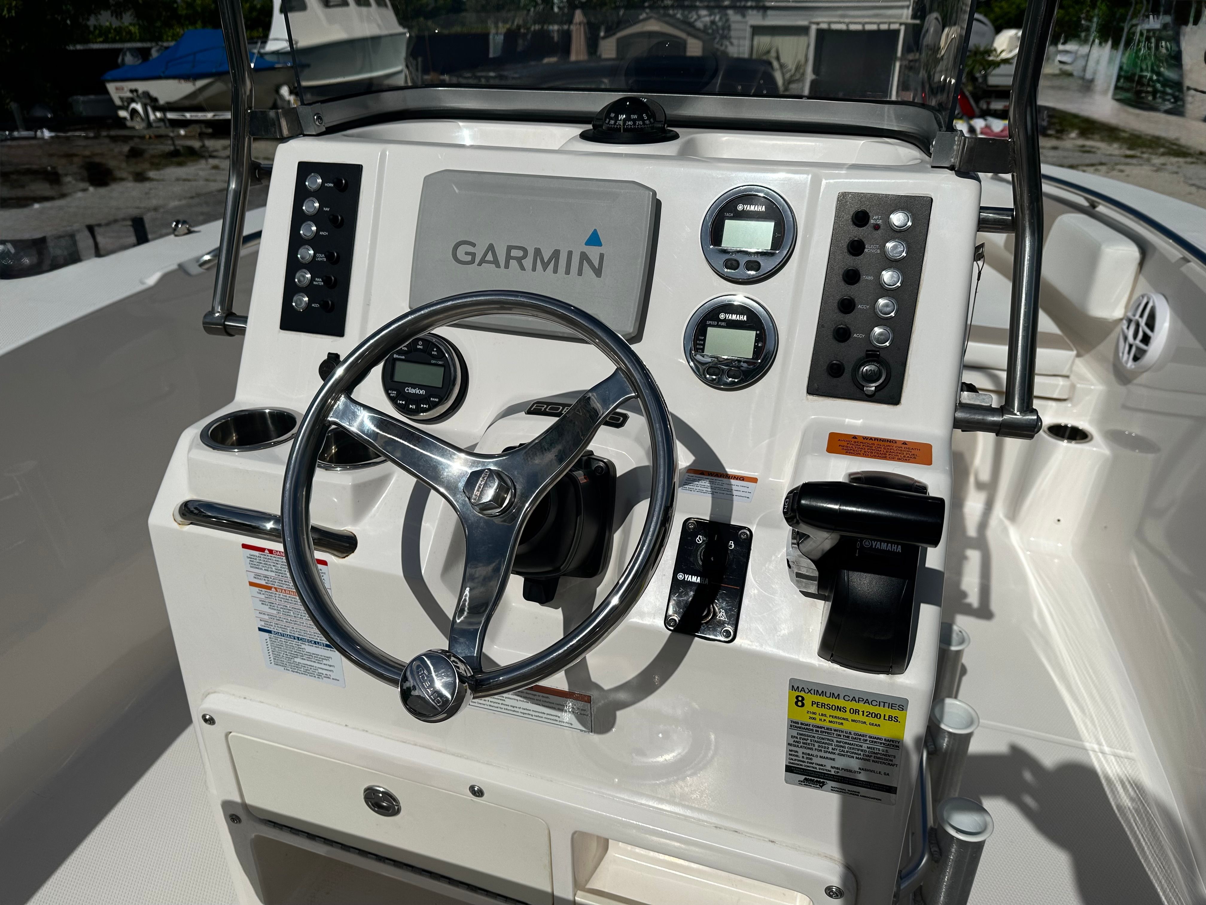 2022 Robalo R200 Center Console - 6