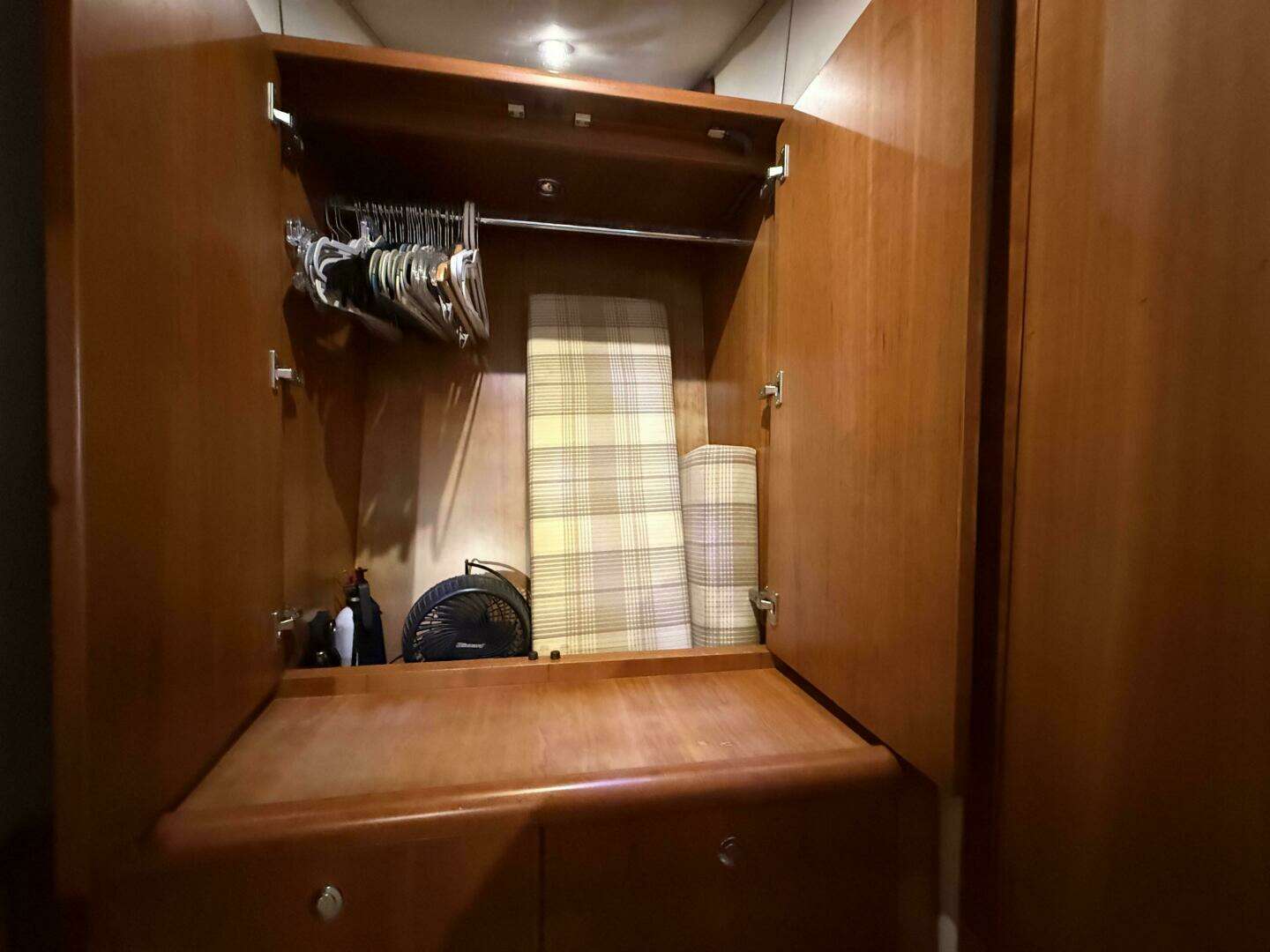 2007 Chris-Craft Roamer 40 - Image 29