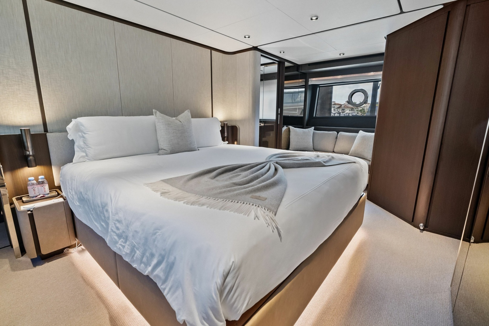 2023 Ferretti Yachts 860 - Image 64