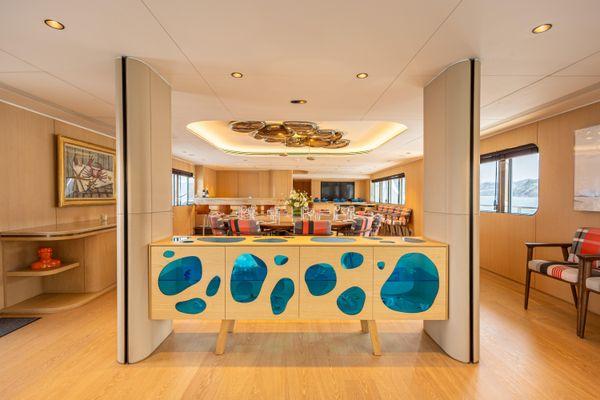 1995 Baglietto 49M Superyacht: Main Deck lounge