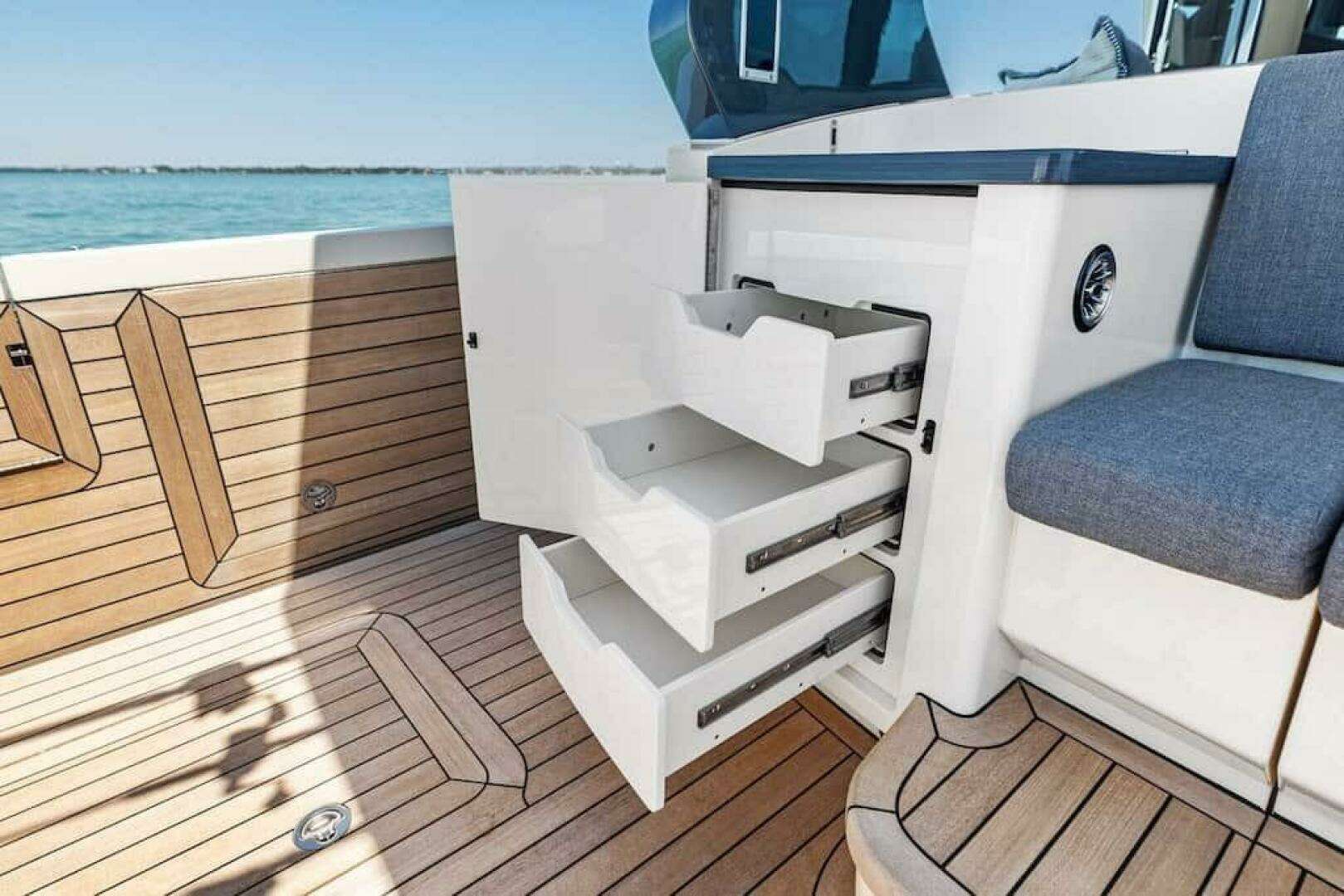 2027 Scout 670 LXS - Image 37