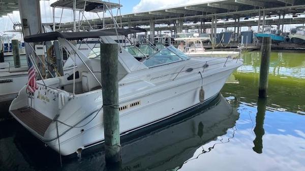 1995 Sea Ray Express Cruiser - 9