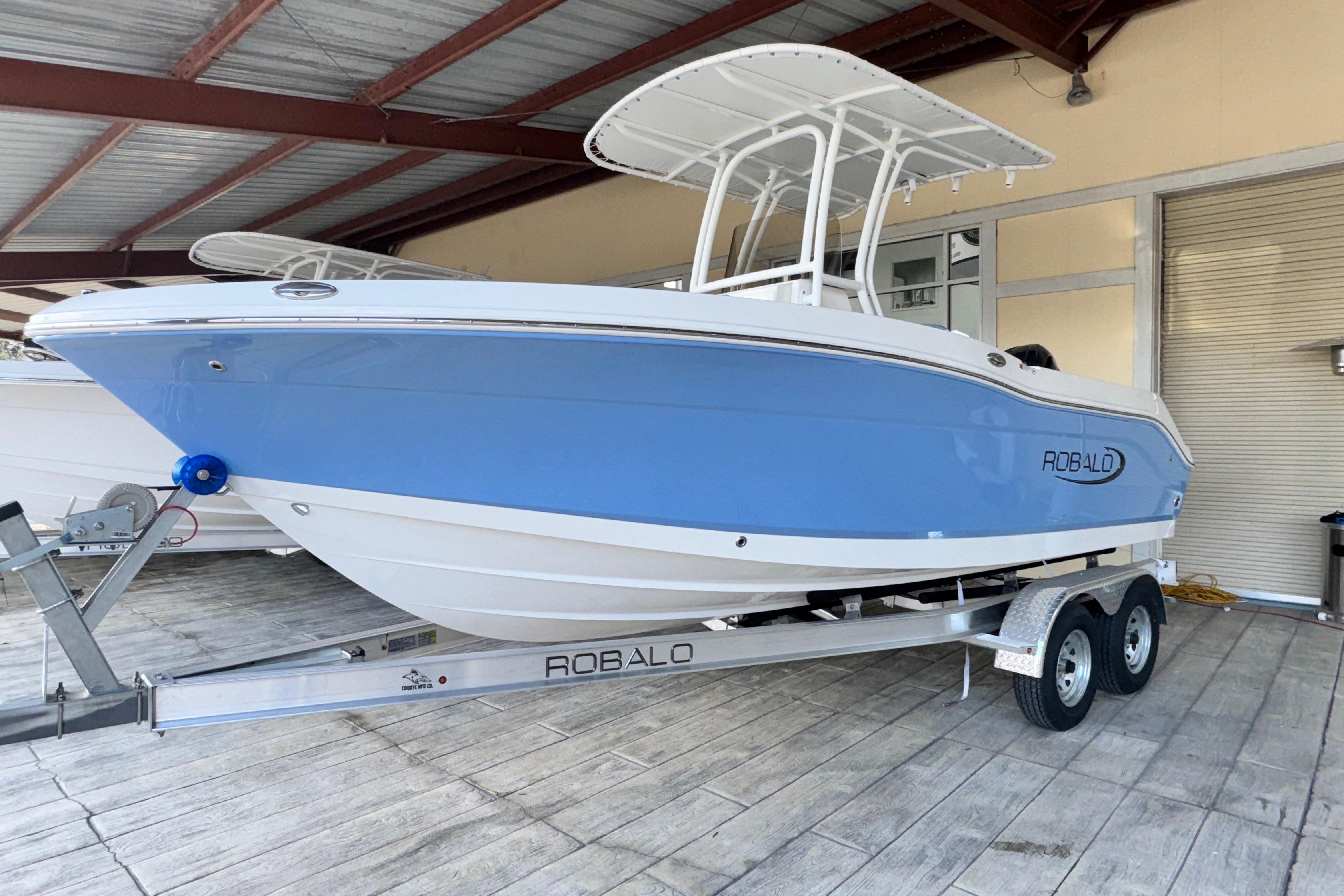2026 Robalo R202 Explorer