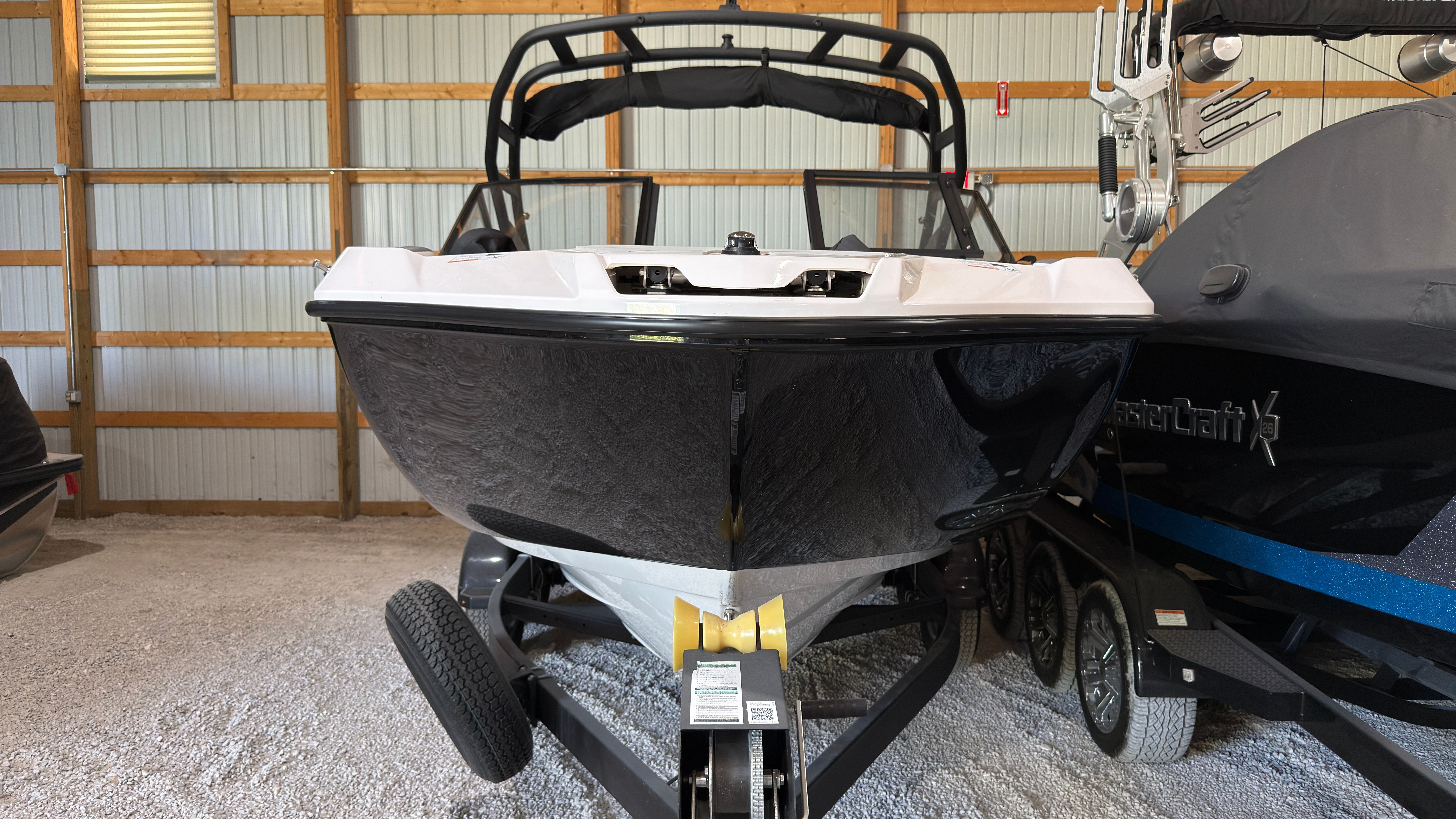 2024 Yamaha Boats AR220 - 3