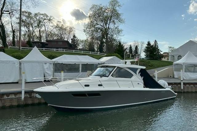 2021 Pursuit OS 355 Offshore