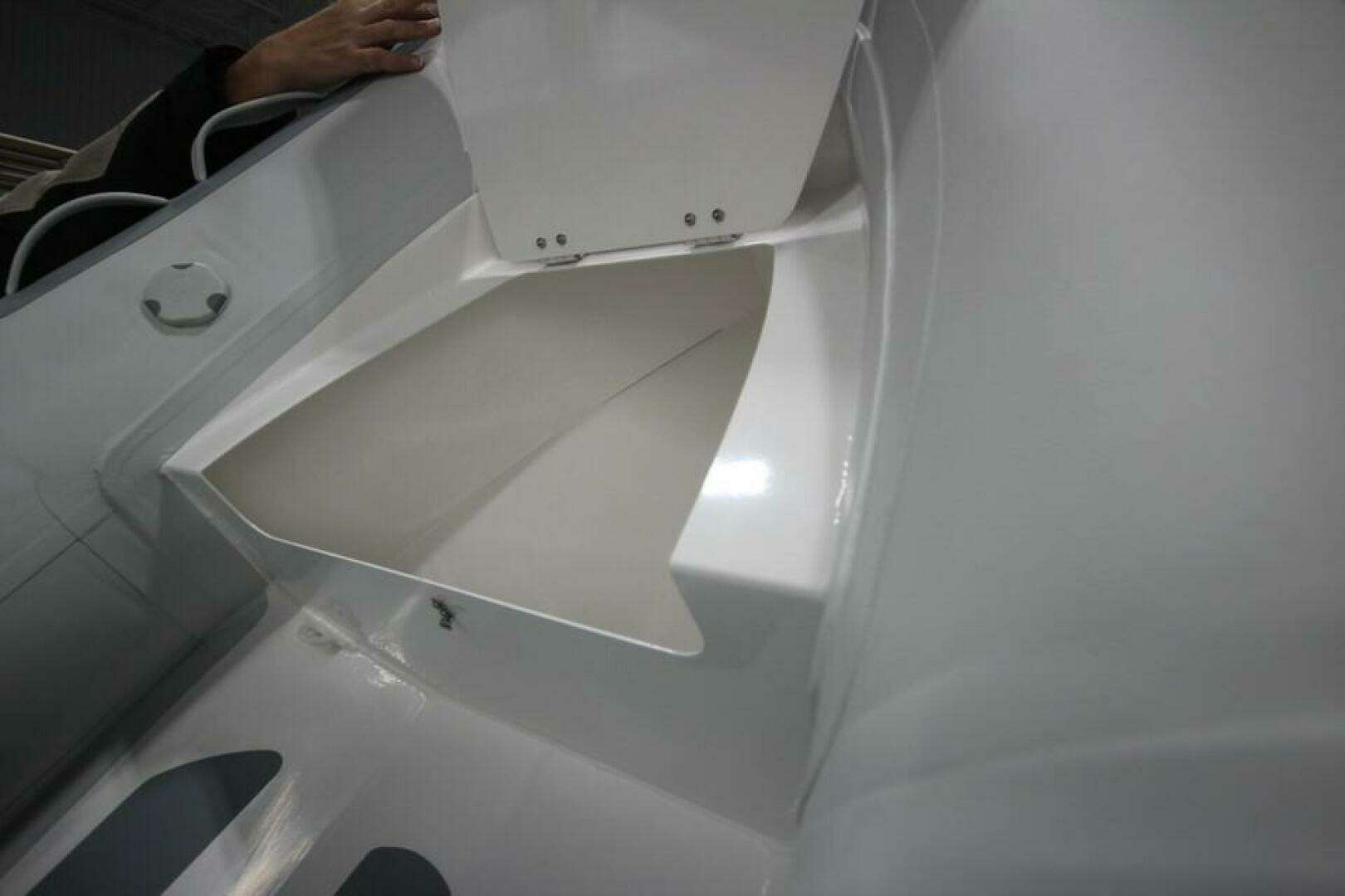 2023 Zodiac Cadet 330 DL RIB ALU PVC - Image 10