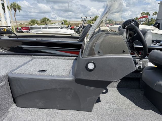 2026 Tracker Bass Tracker Classic XL - 6