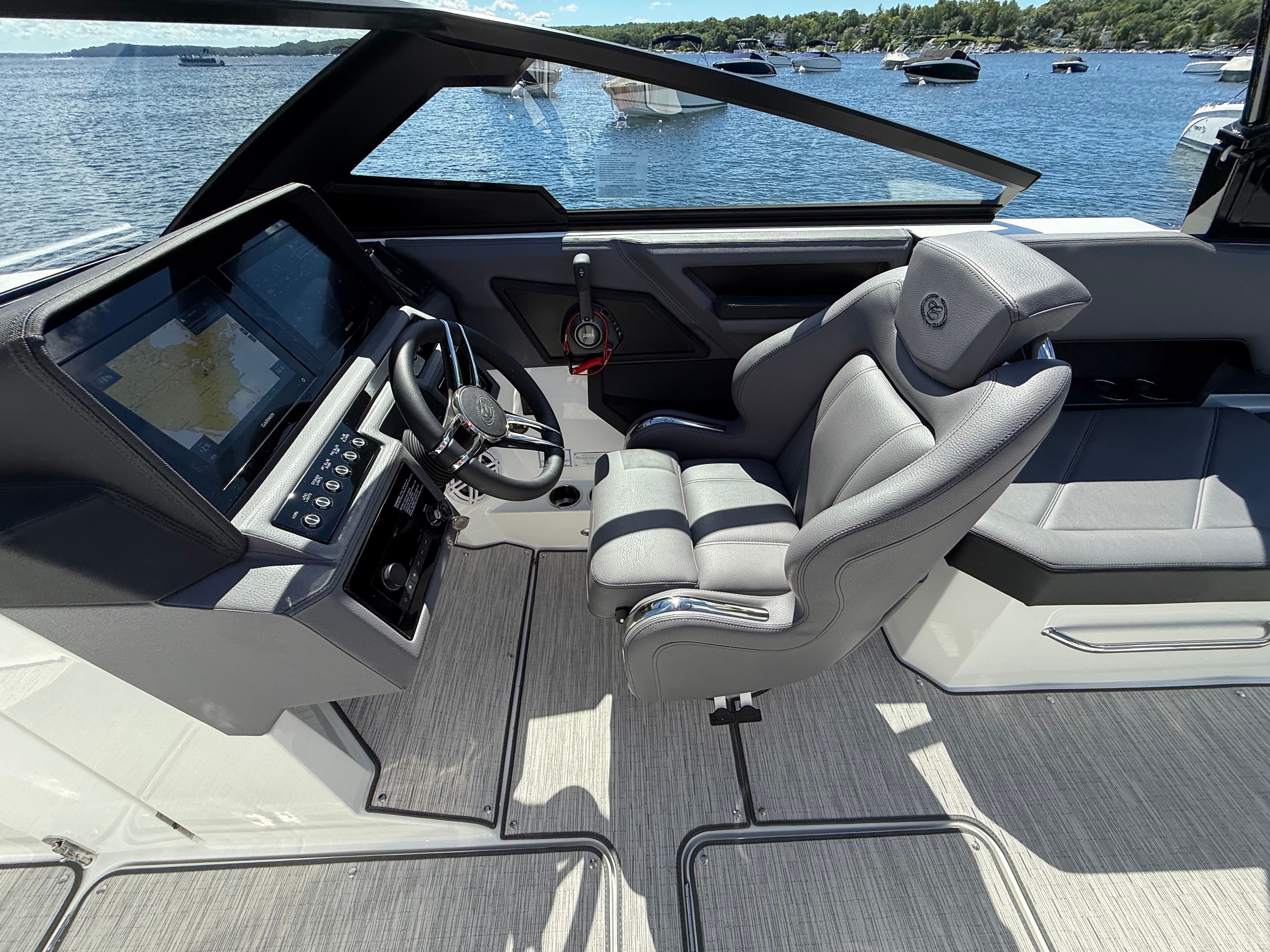 2026 Cobalt R8 Surf - 18