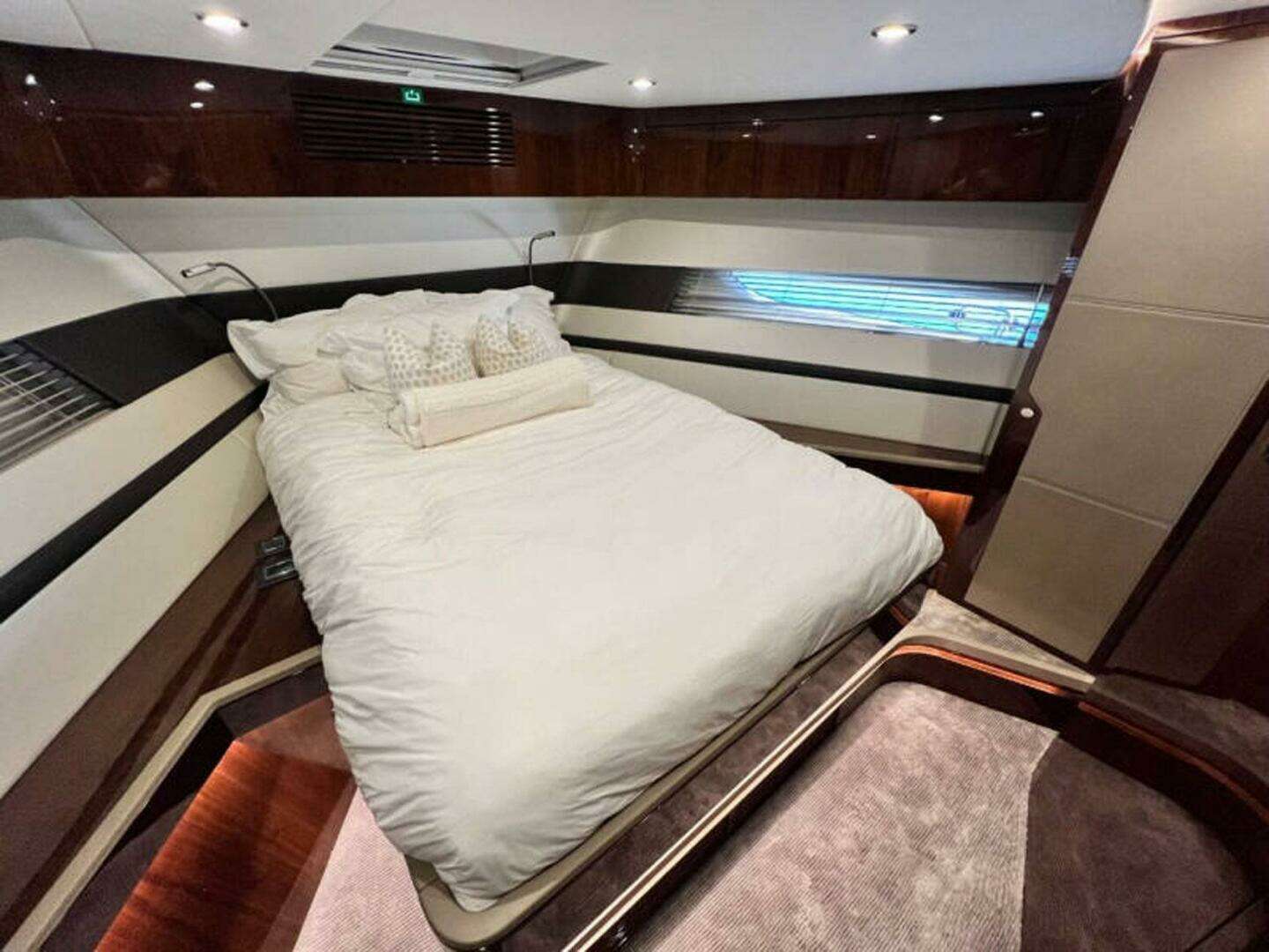 2020 Fairline Squadron - Image 24