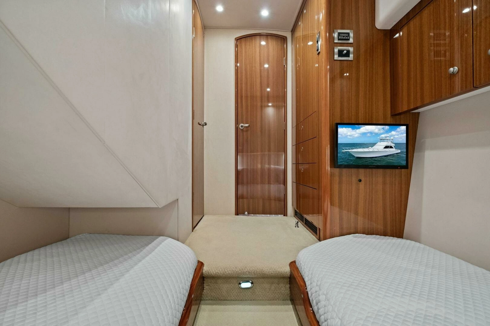 2008 Viking 64 Convertible - Image 59