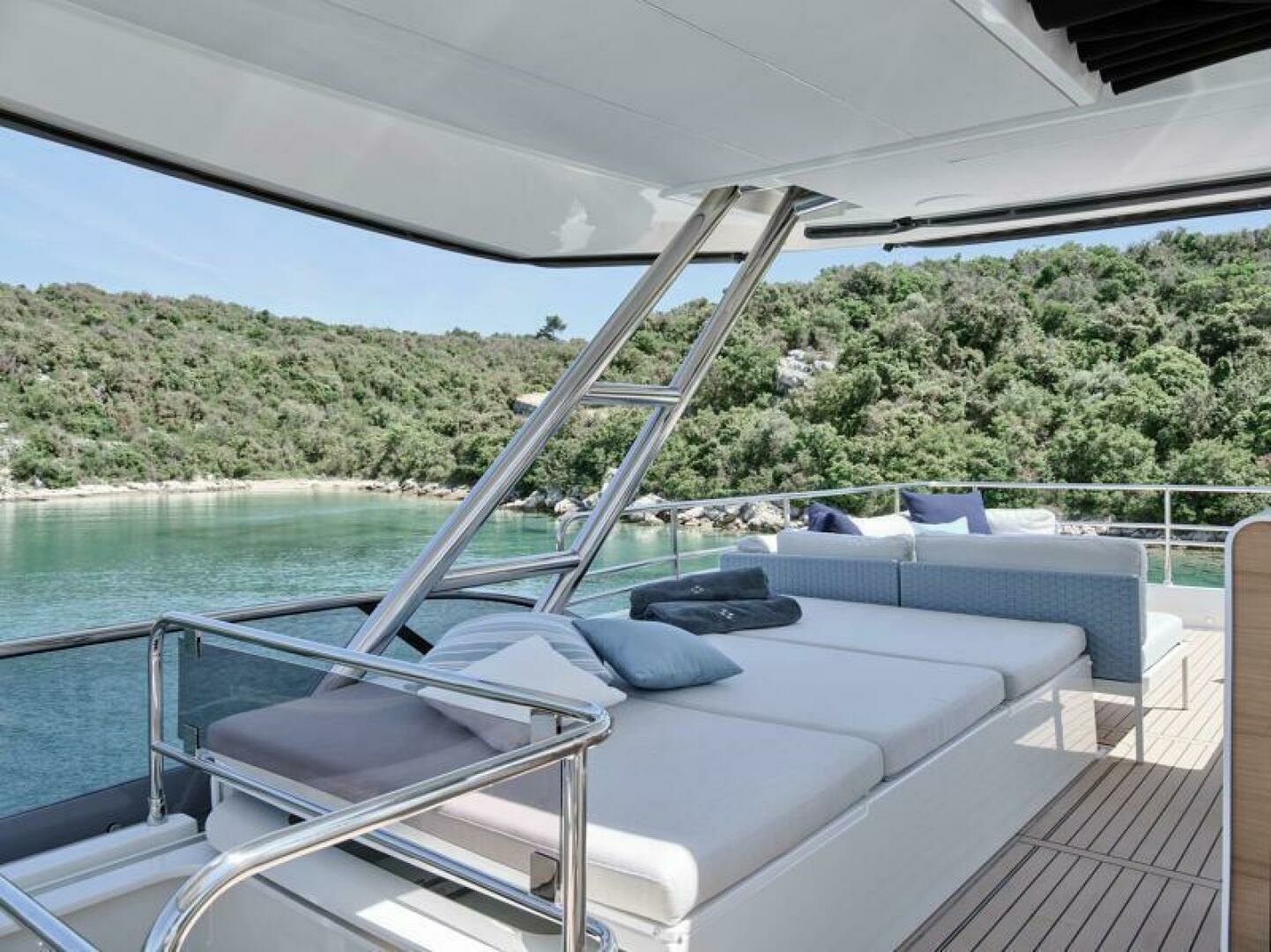 2027 Prestige M8 - Image 18