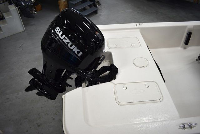 2025 Carolina Skiff E20 JVX Center Console - 12