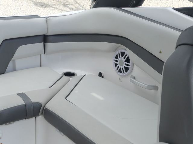 2019 Yamaha Boats AR240 - 23