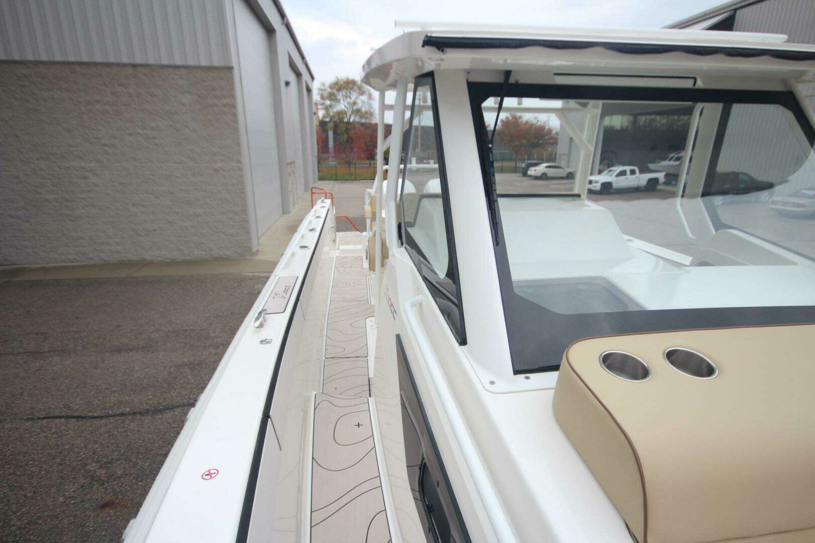 2026 Zodiac X10CC Twin Yamaha 350's w/ Joystick - Image 20