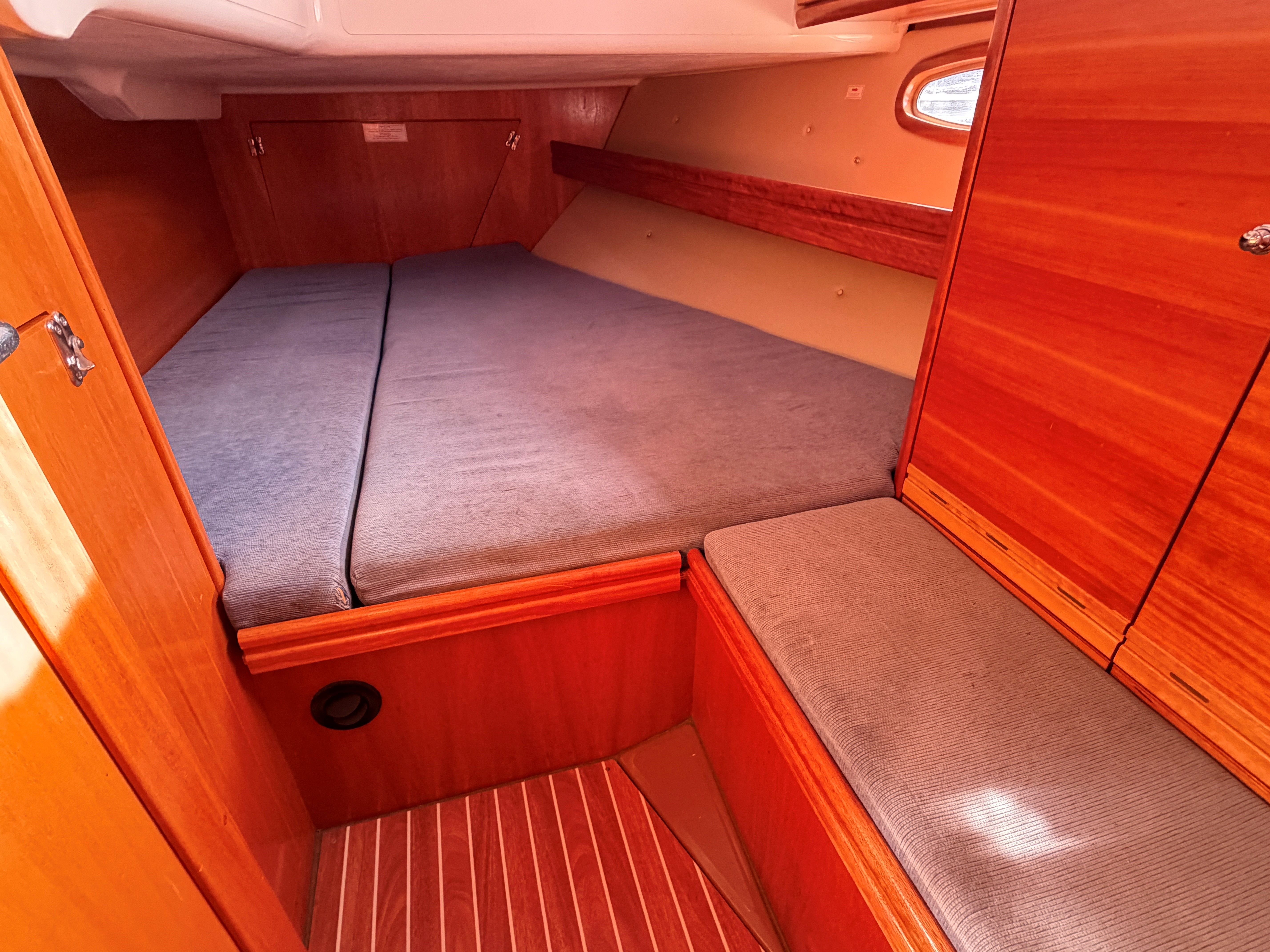 2007 Bavaria Cruiser 39 - 26