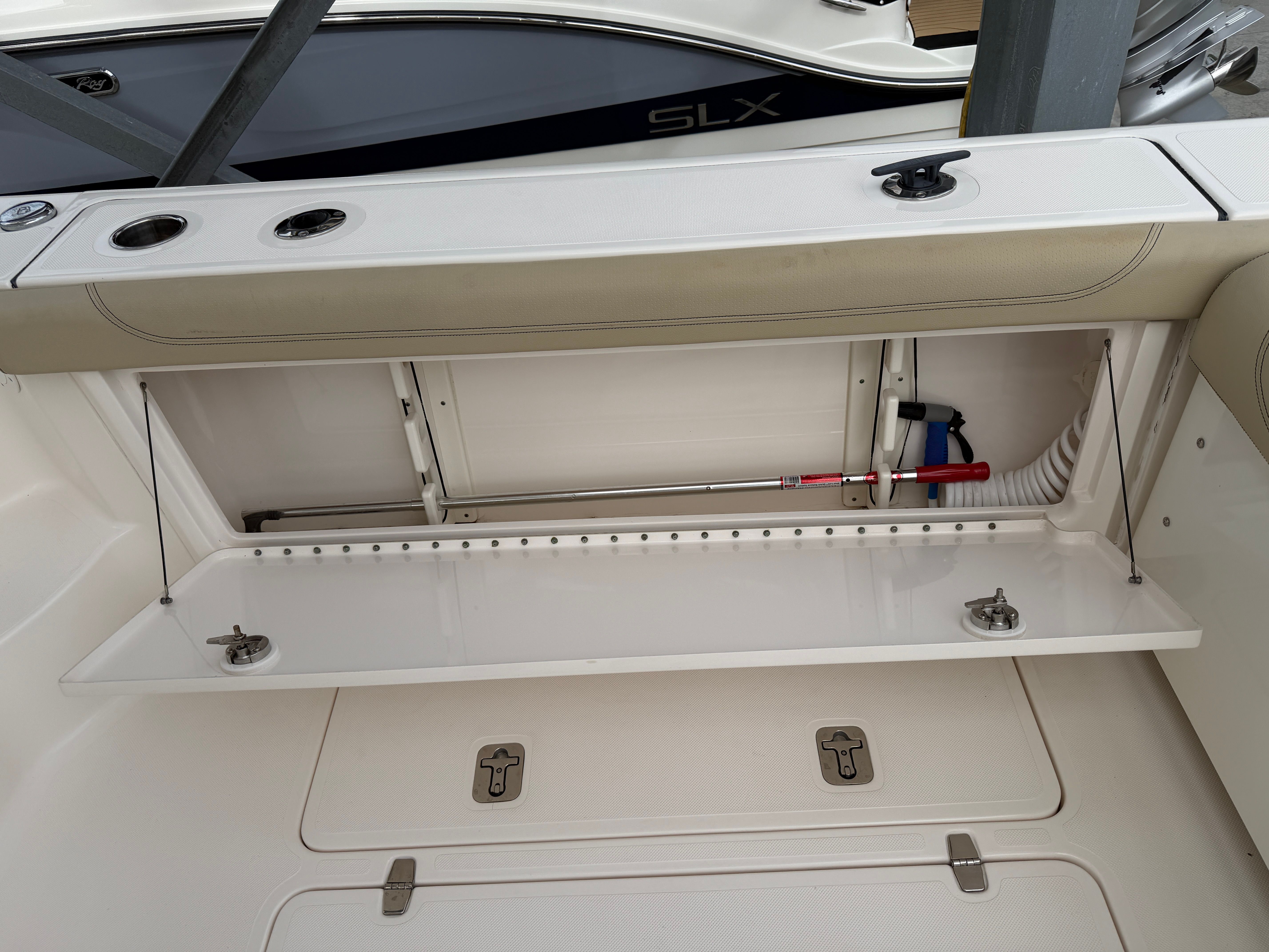 2017 Pursuit OS 385 Offshore - 11